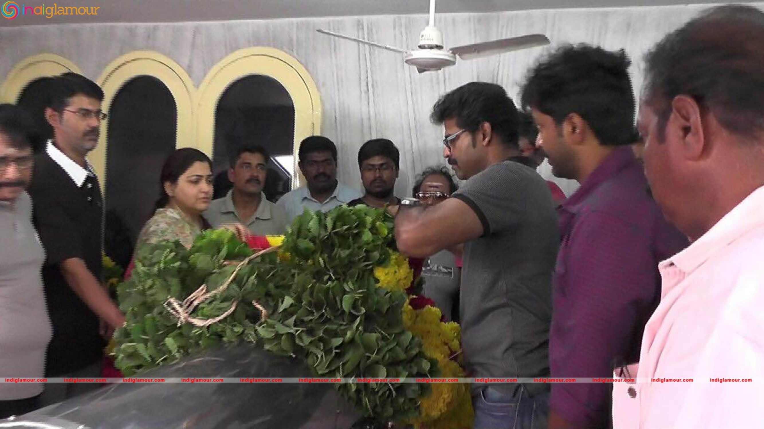 Celebrities Pays Last Respects To Vietnam Veedu Sundaram Event hd photo