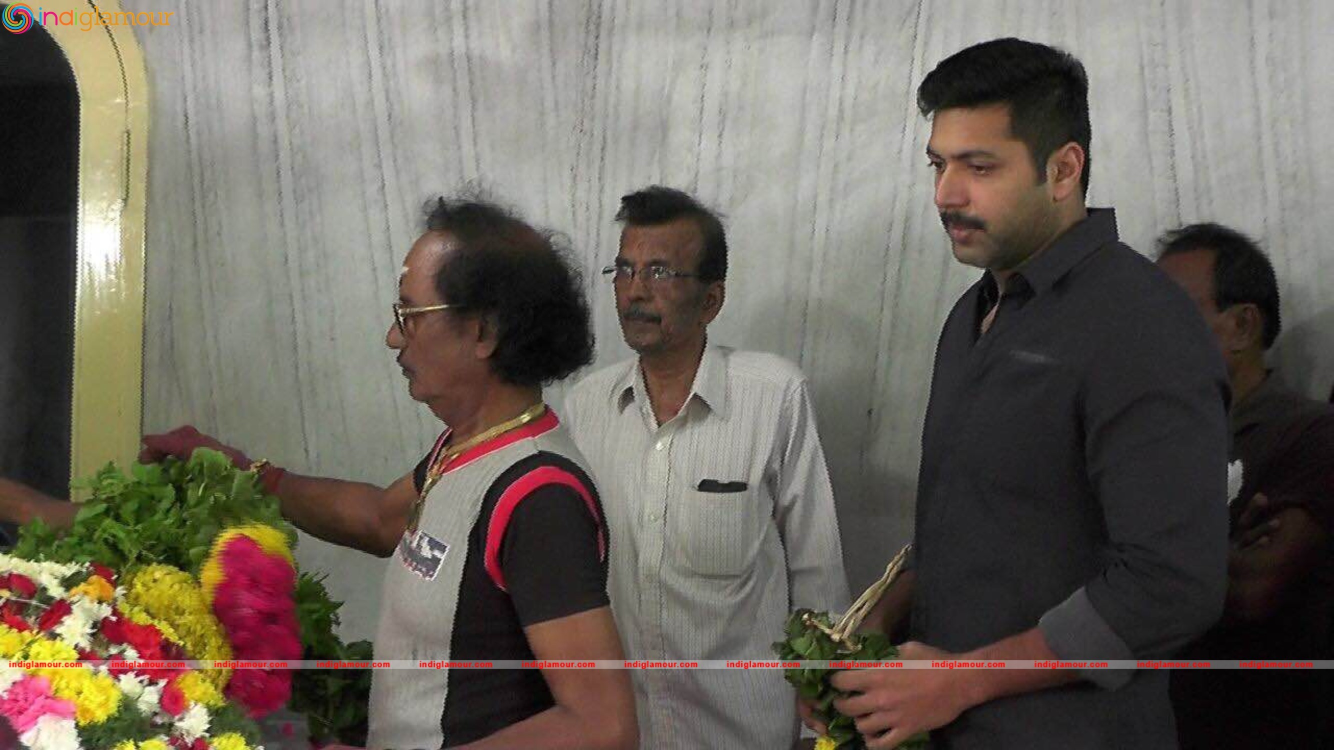 Celebrities Pays Last Respects To Vietnam Veedu Sundaram Event hd photo