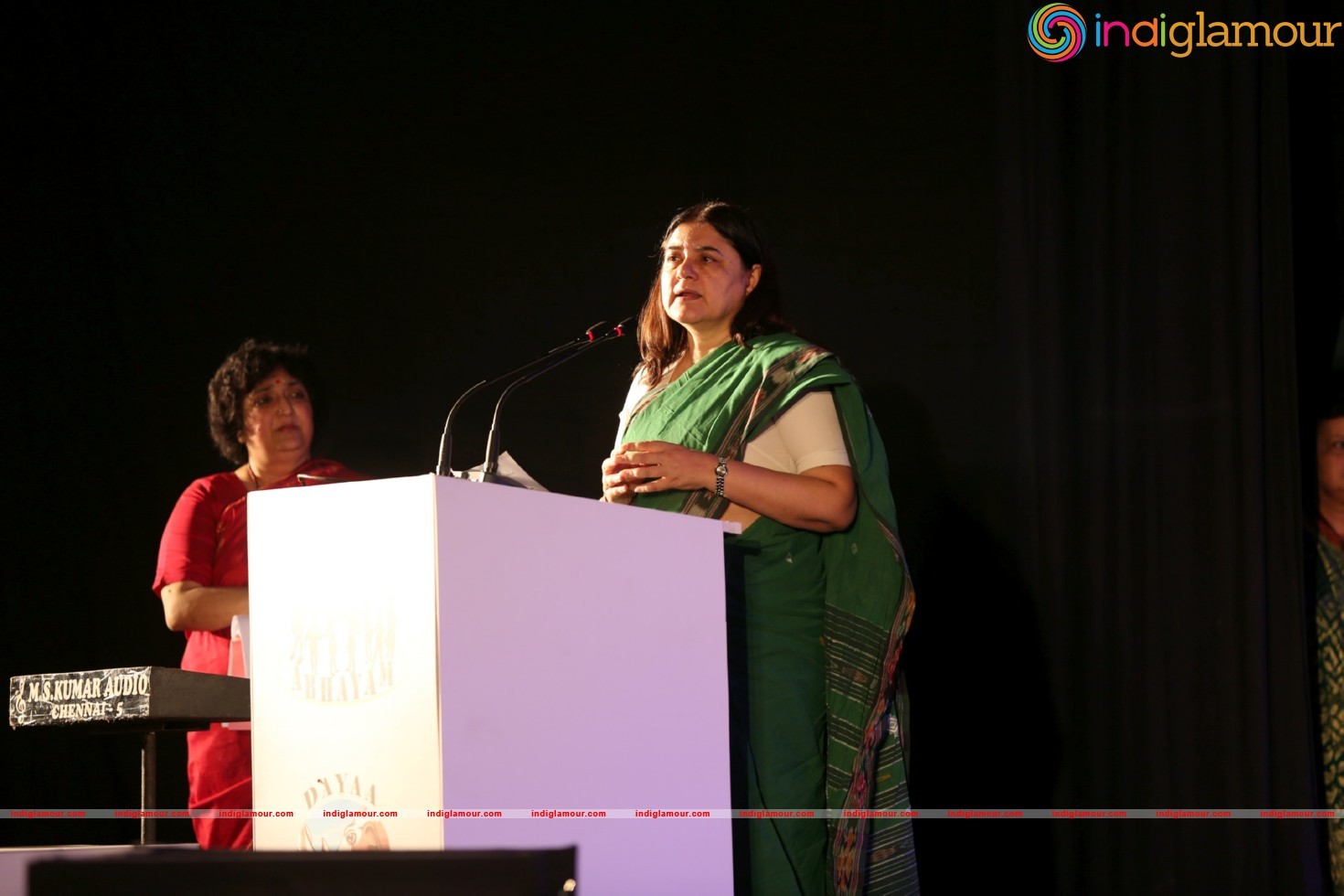 Latha RajiniKanth s Daya Foundations Project Abhayam Event hd photo