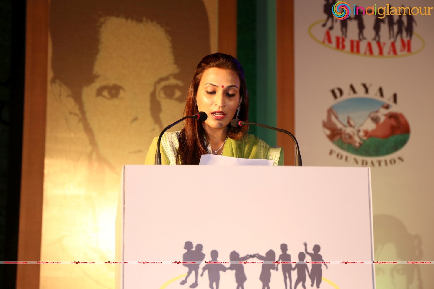 Latha RajiniKanth s Daya Foundations Project Abhayam Event hd photo