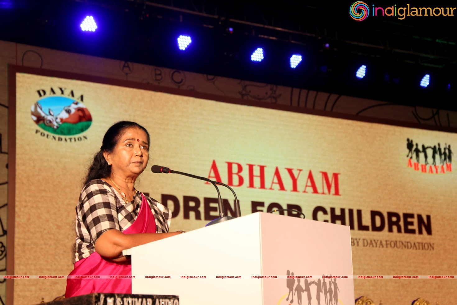 Latha RajiniKanth s Daya Foundations Project Abhayam Event hd photo