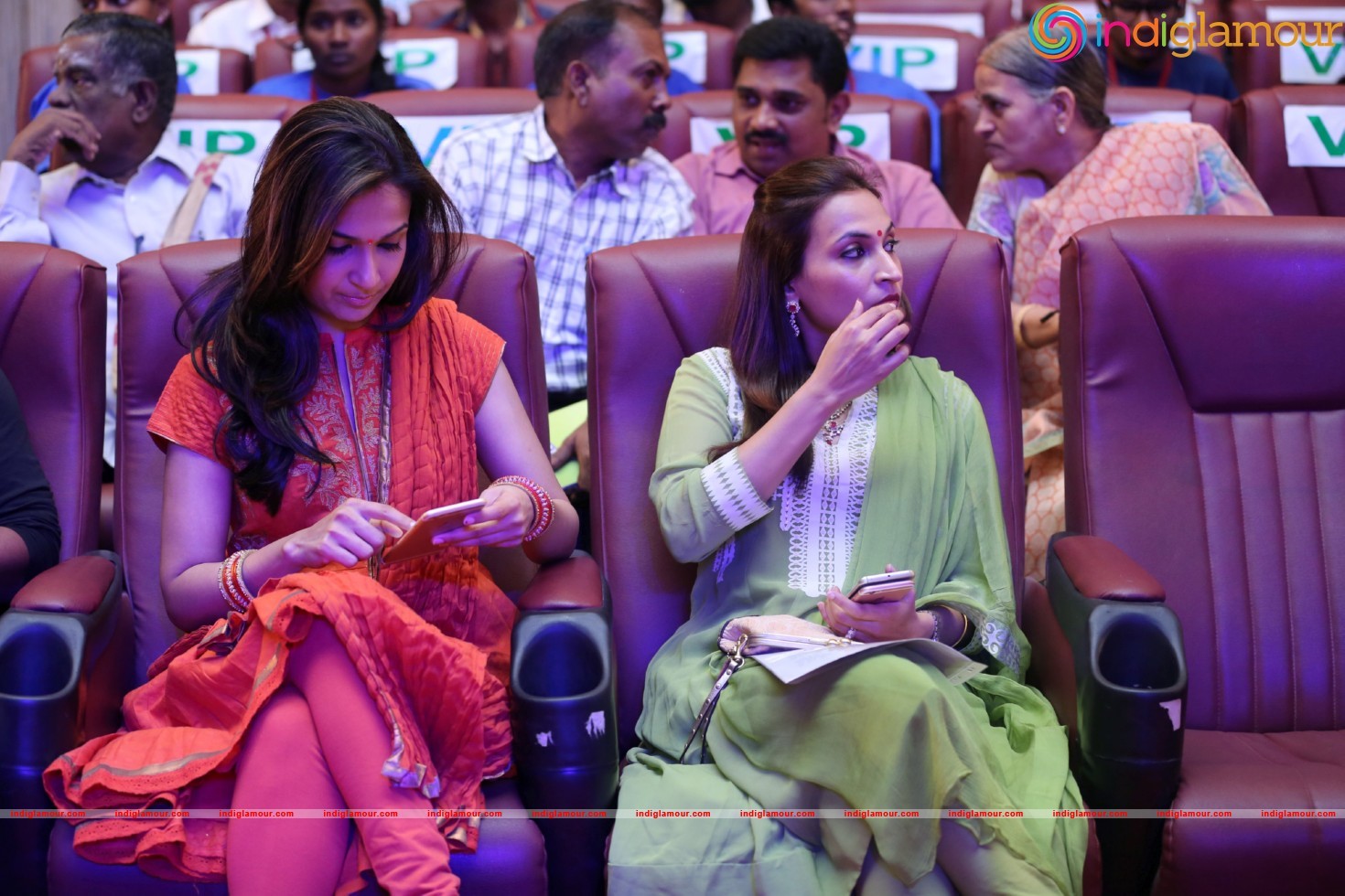 Latha RajiniKanth s Daya Foundations Project Abhayam Event hd photo