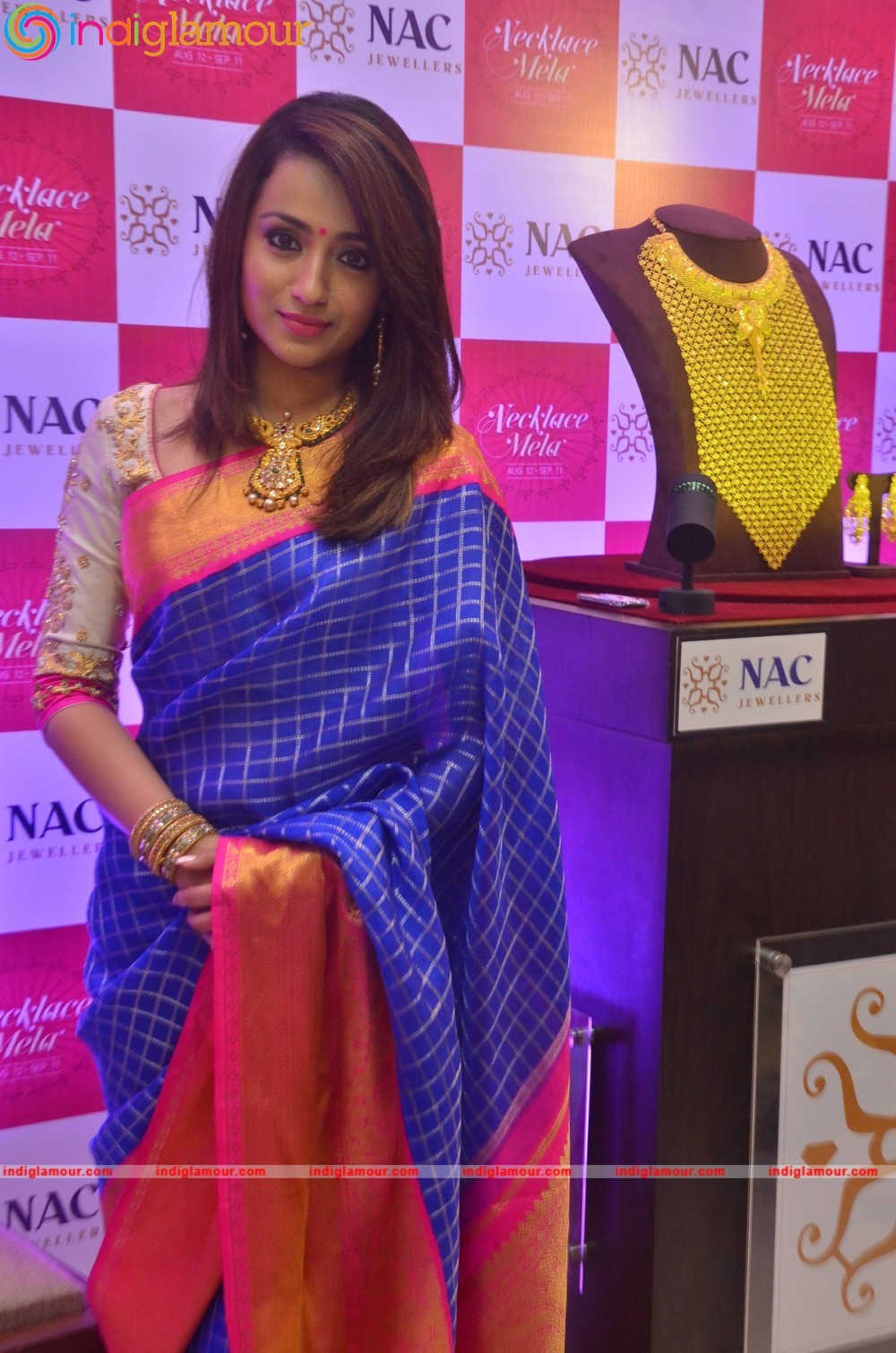 Trisha Inaugurates NAC Jewellers Necklace Mela Event hd photo