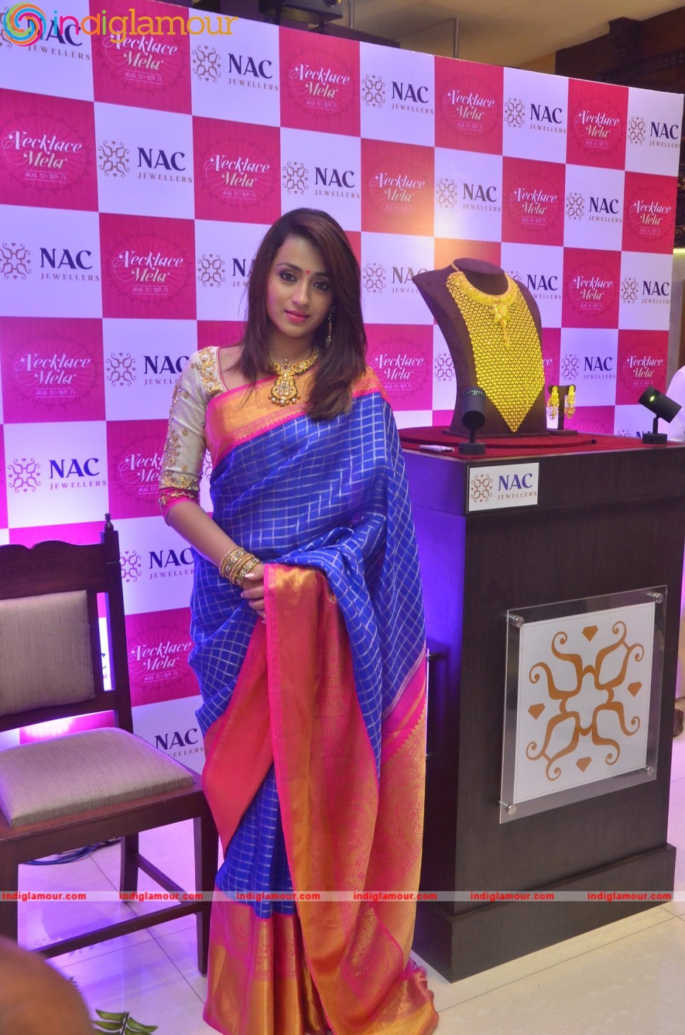 Trisha Inaugurates NAC Jewellers Necklace Mela Event hd photo