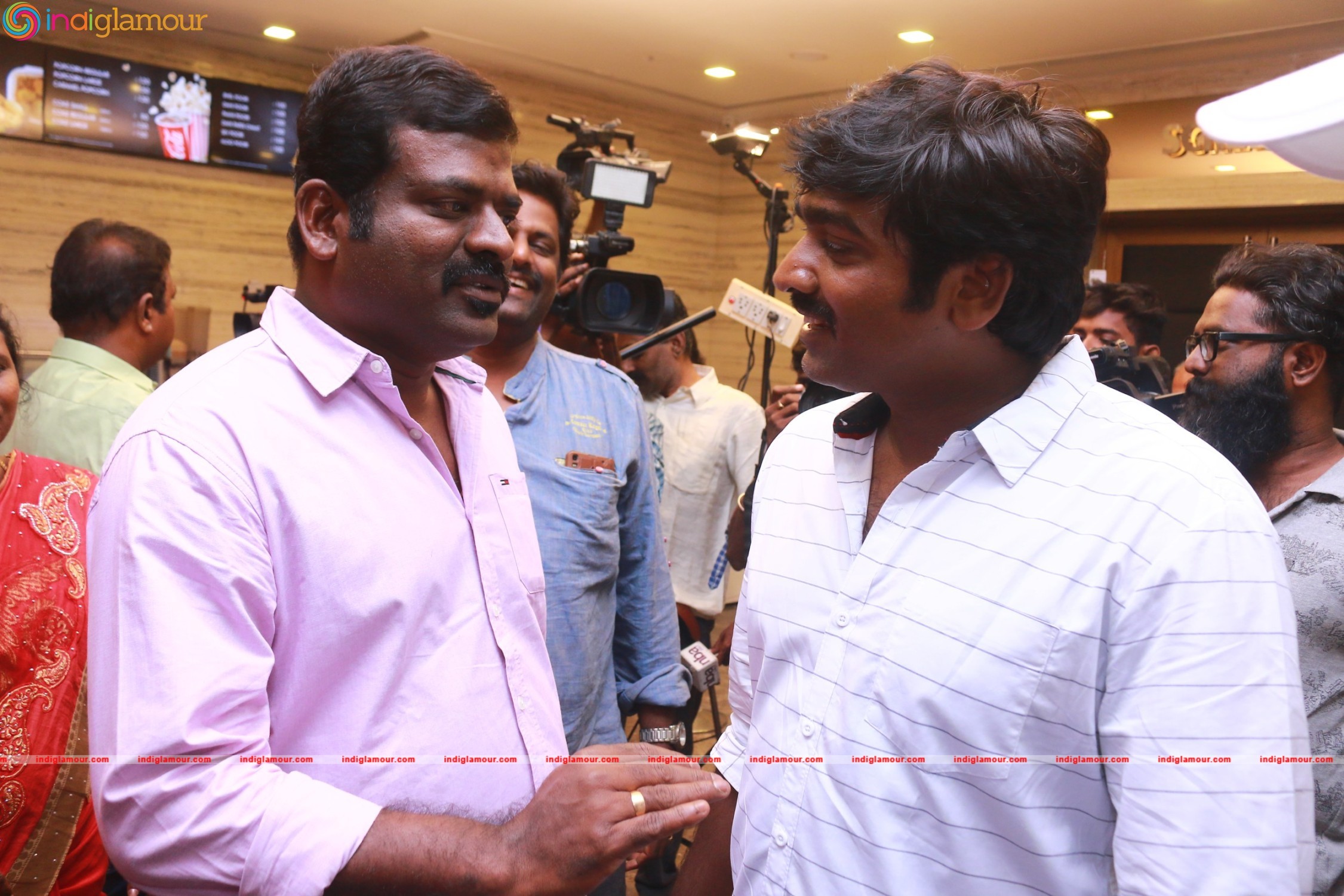 Celebrities at Dharmadurai Premiere Stills Event hd photo