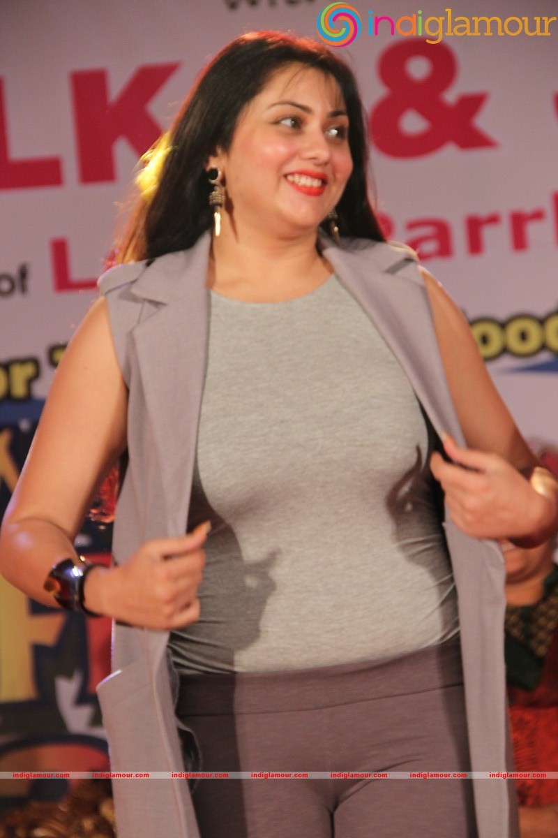 Actress Namita New Year Celebration 2016 Photos Event hd photo