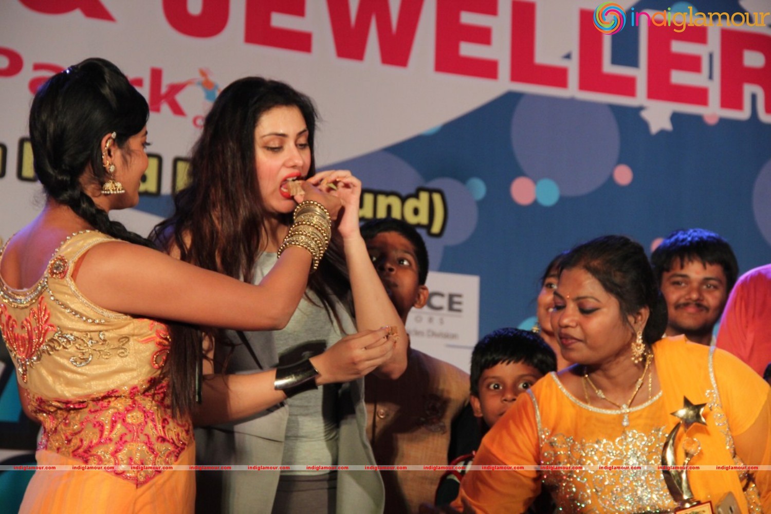 Actress Namita New Year Celebration 2016 Photos Event hd photo