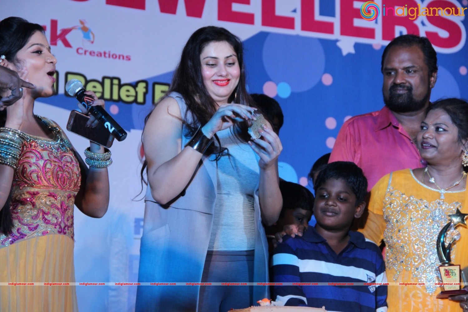 Actress Namita New Year Celebration 2016 Photos Event hd photo