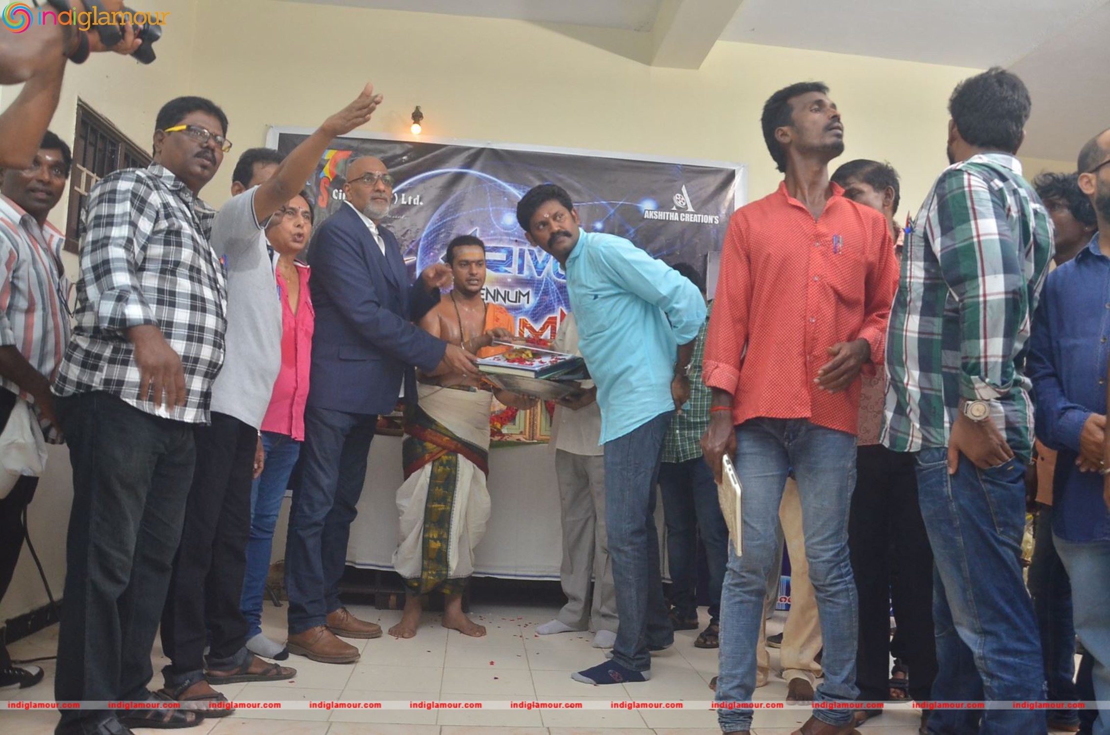 Arivuu Ennum Aayudham Movie Launch Event hd photo