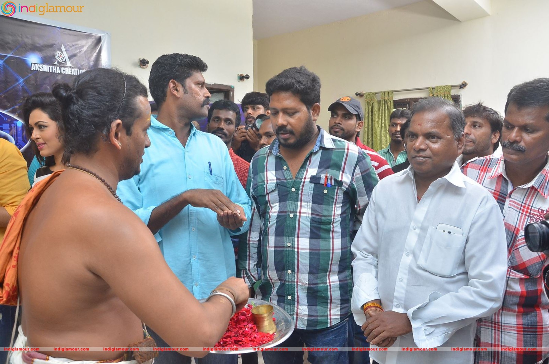 Arivuu Ennum Aayudham Movie Launch Event hd photo