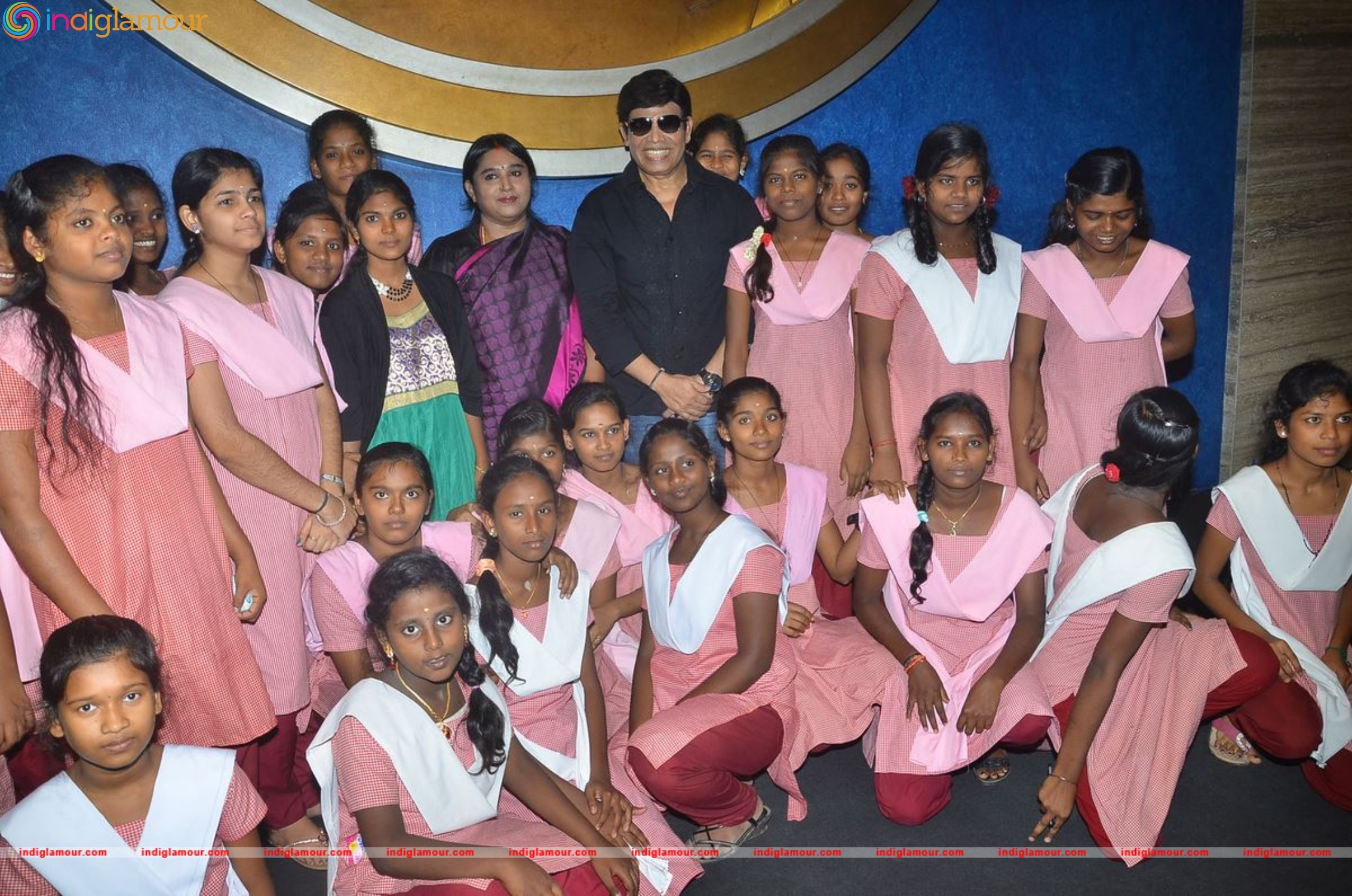 Anandaraj Arranges Dhilluku Dhuddu Special Show for Children Event hd photo