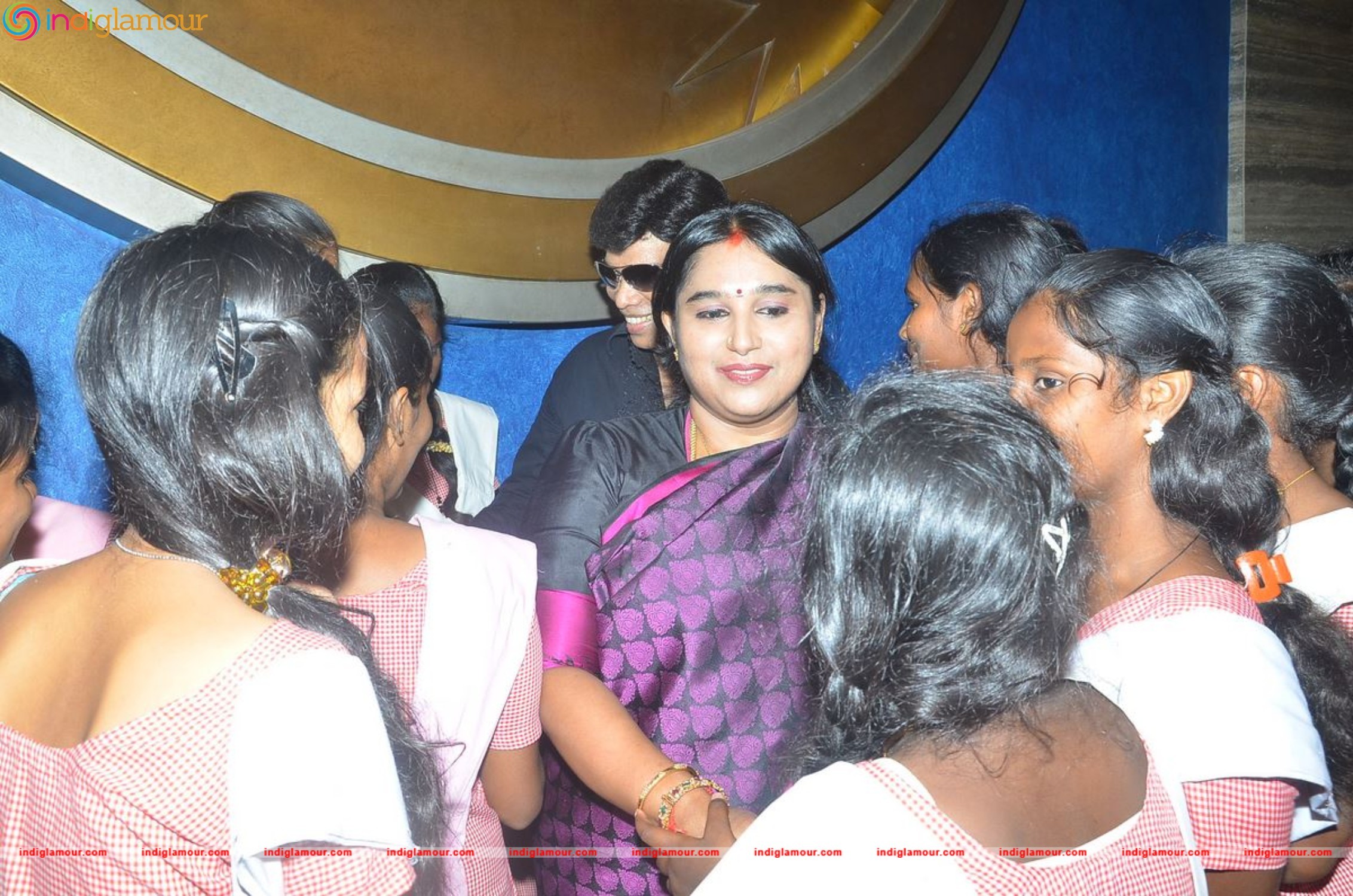 Anandaraj Arranges Dhilluku Dhuddu Special Show for Children Event hd photo