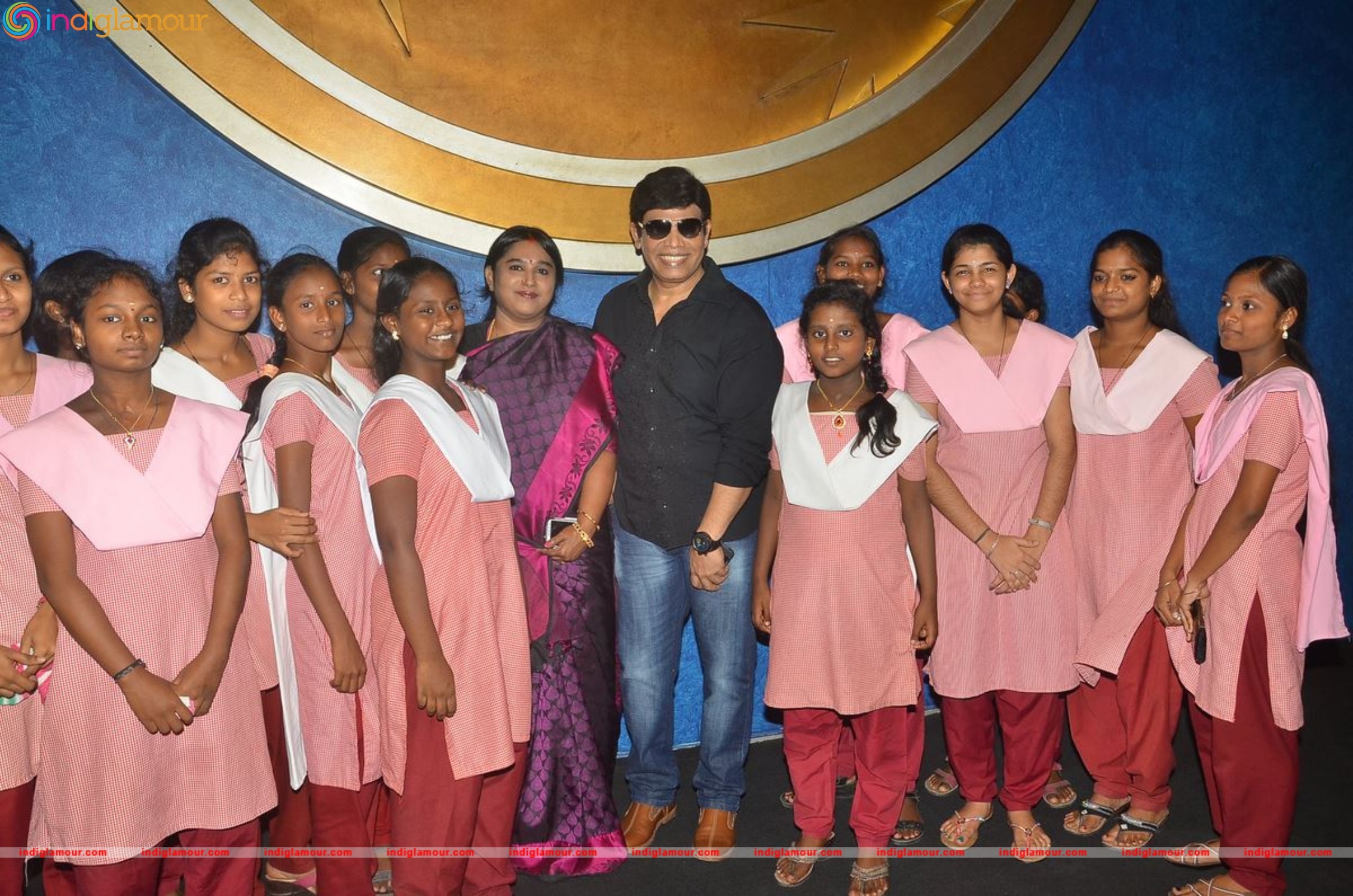 Anandaraj Arranges Dhilluku Dhuddu Special Show for Children Event hd photo