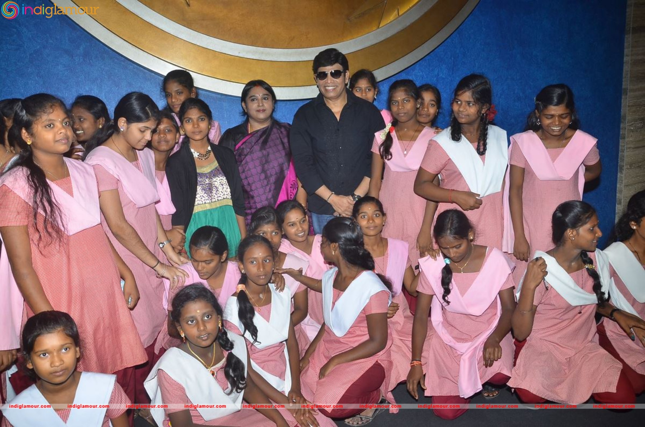 Anandaraj Arranges Dhilluku Dhuddu Special Show for Children Event hd photo