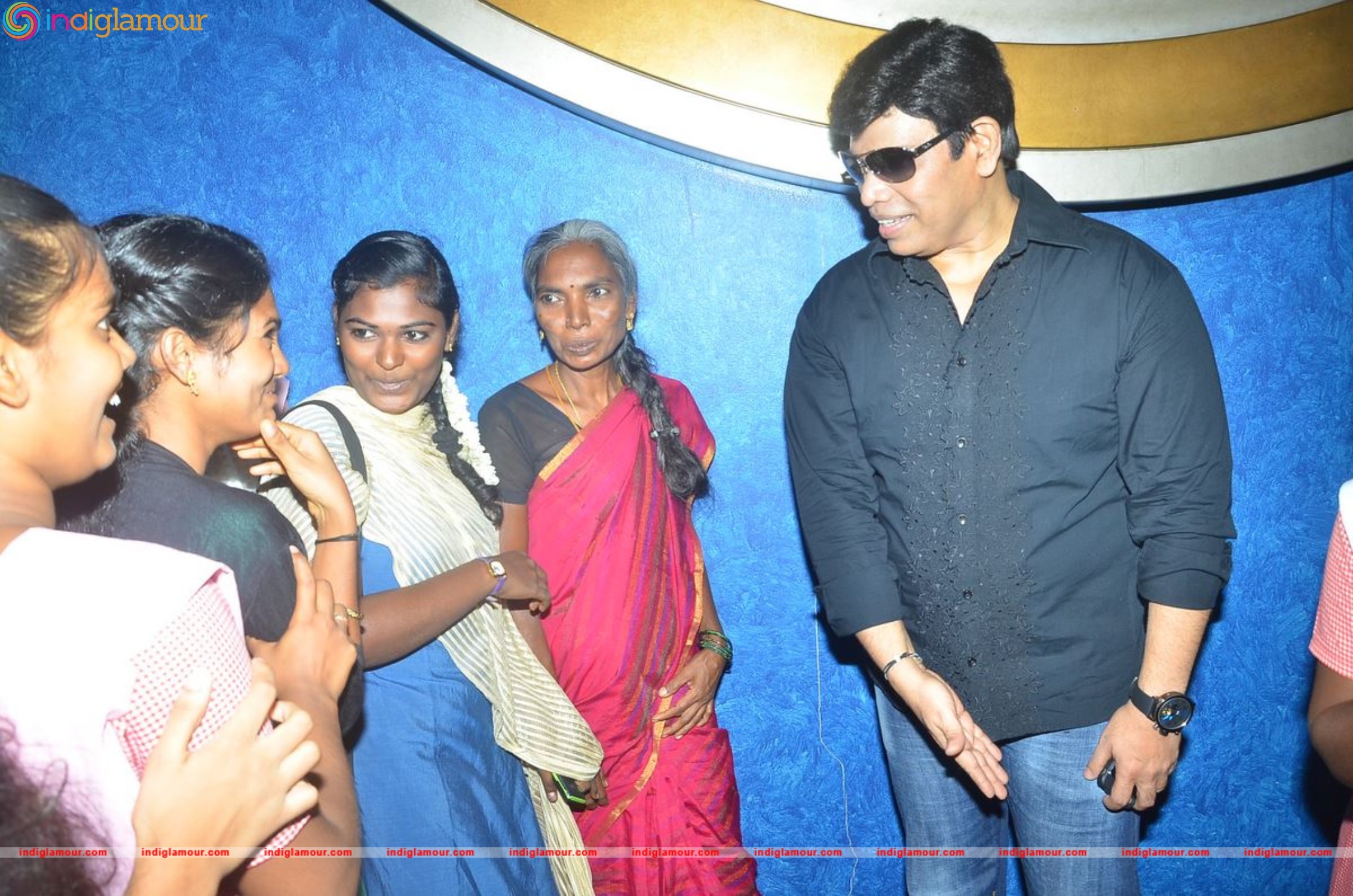 Anandaraj Arranges Dhilluku Dhuddu Special Show for Children Event hd photo