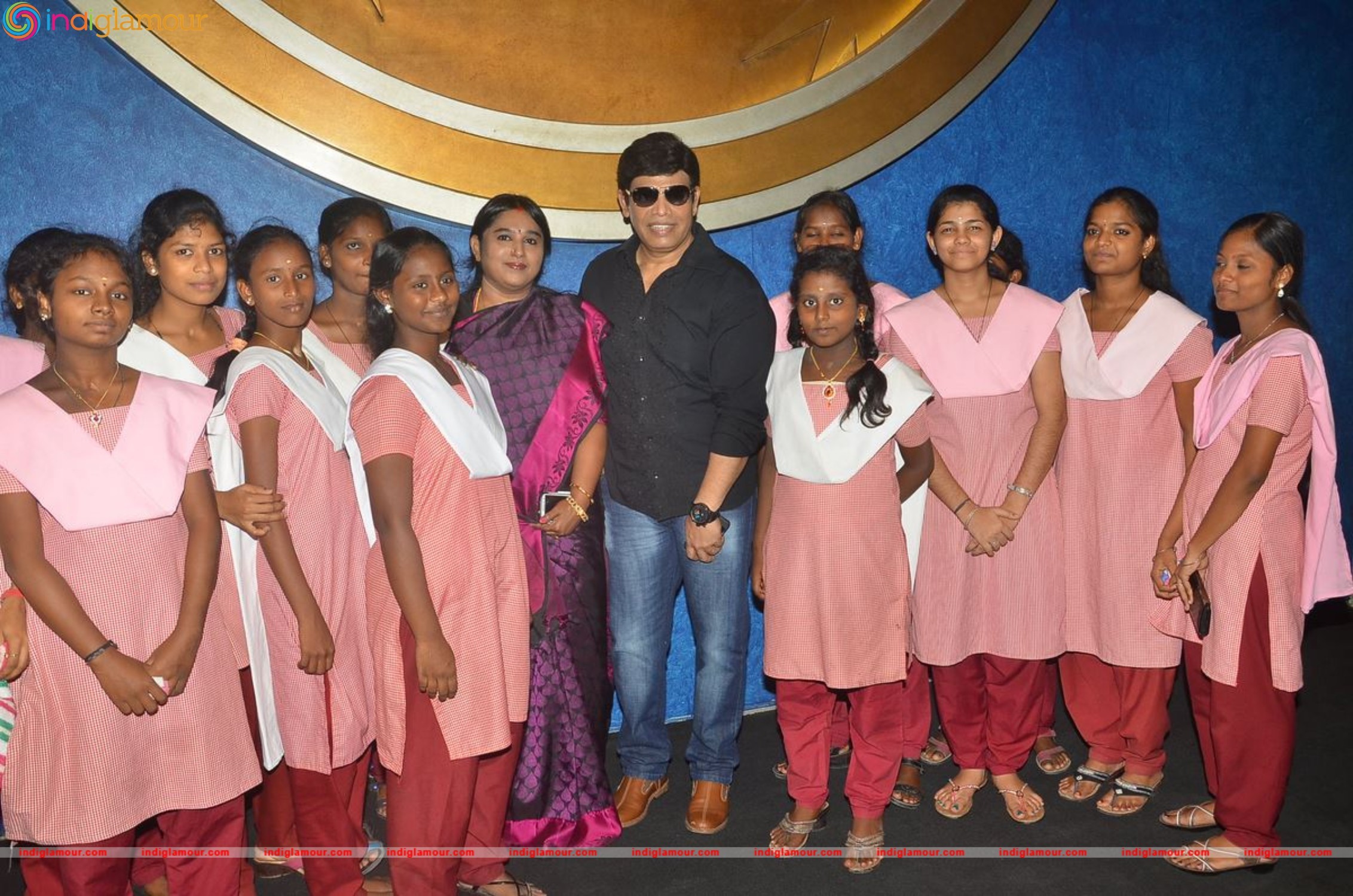 Anandaraj Arranges Dhilluku Dhuddu Special Show for Children Event hd photo