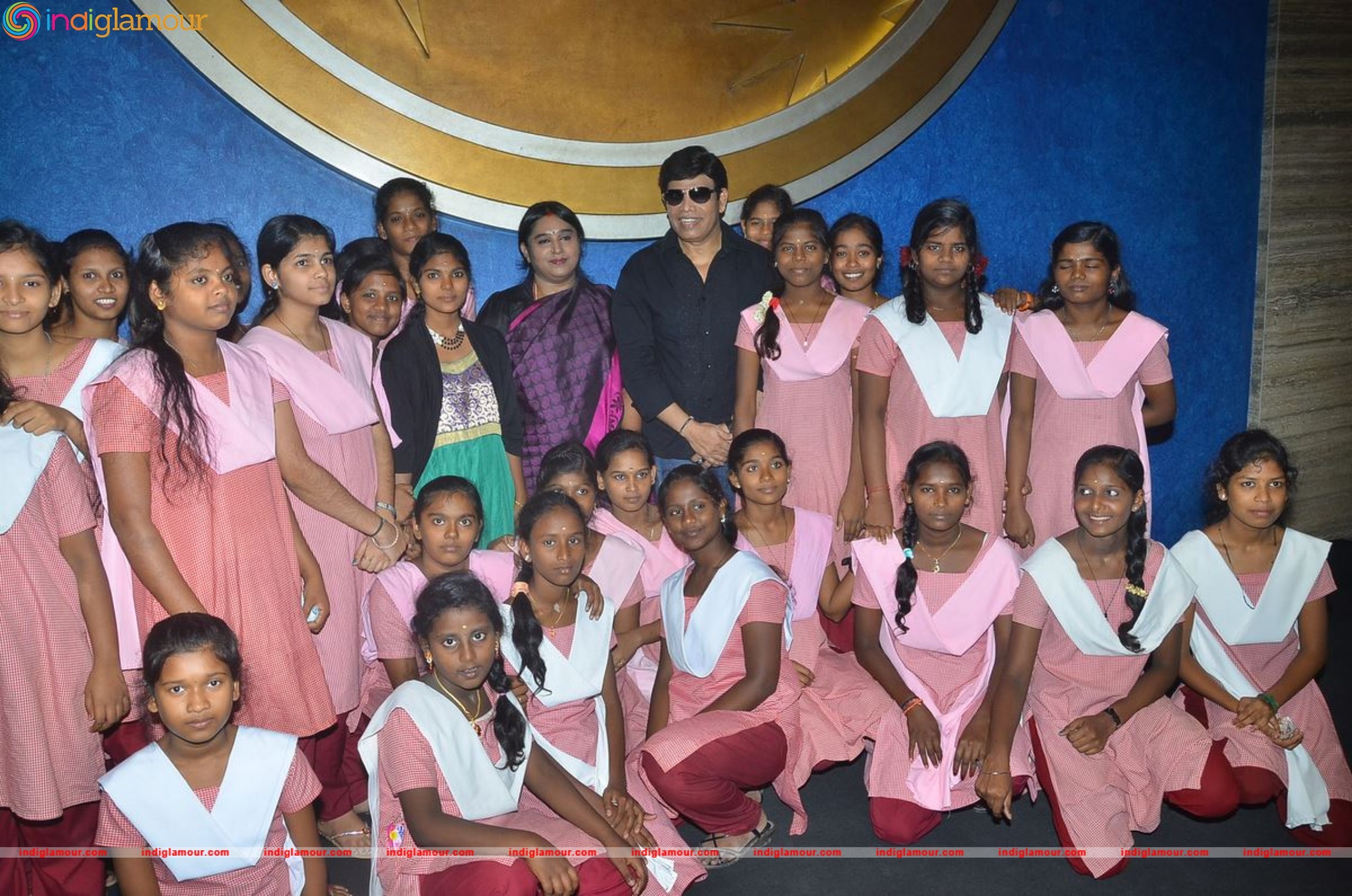Anandaraj Arranges Dhilluku Dhuddu Special Show for Children Event hd photo