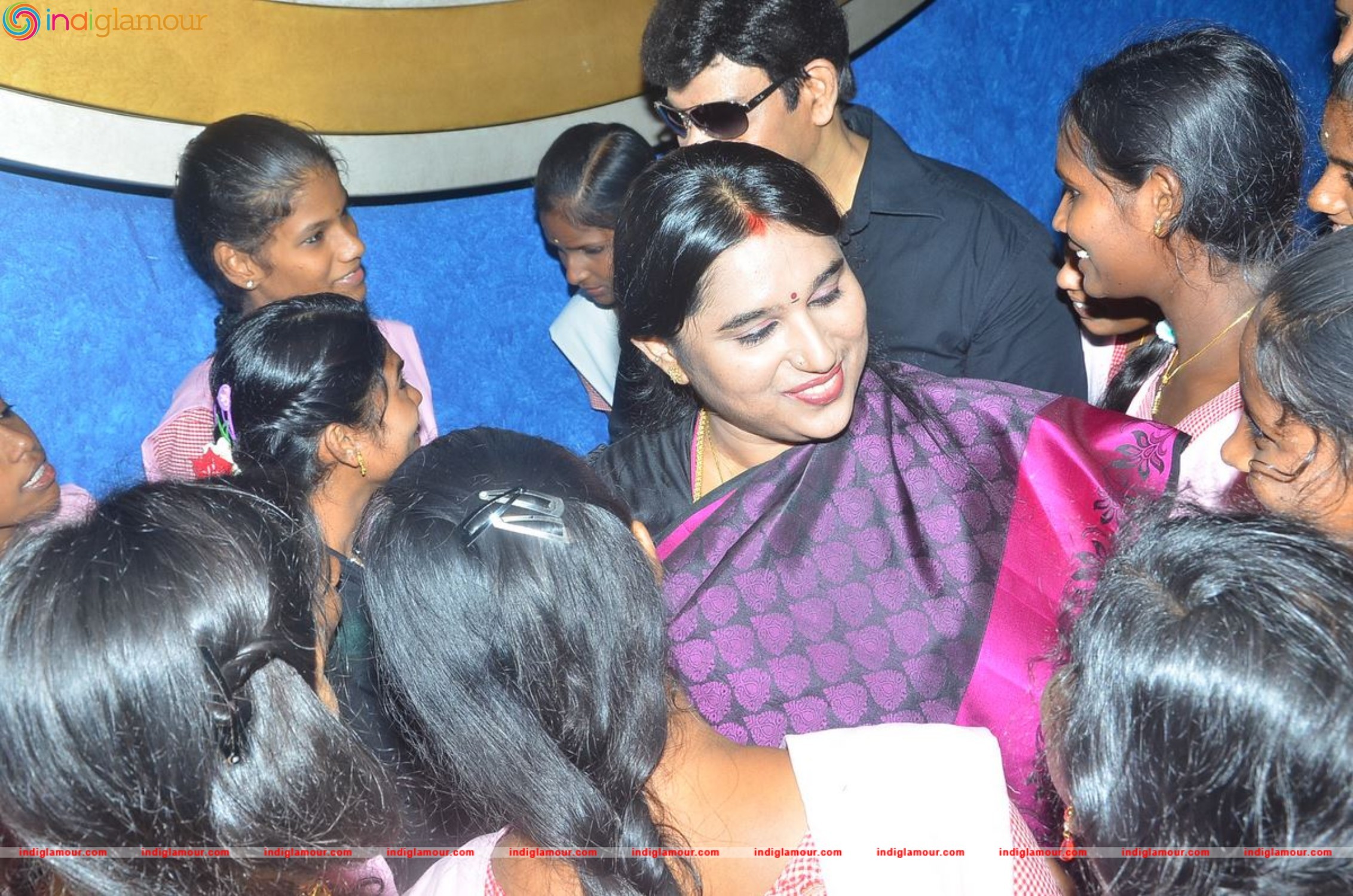 Anandaraj Arranges Dhilluku Dhuddu Special Show for Children Event hd photo