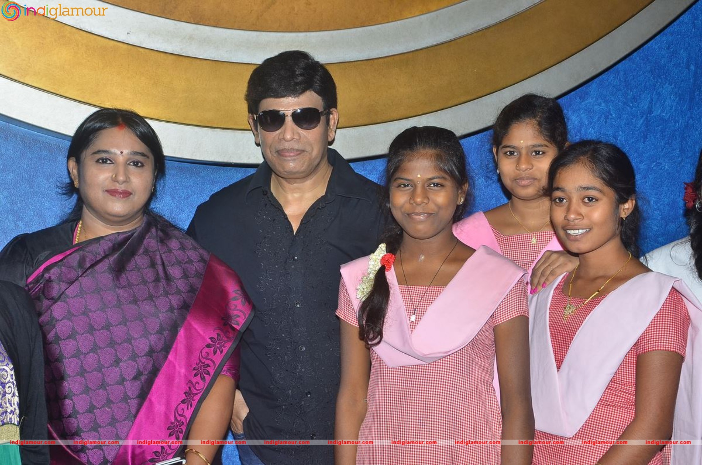 Anandaraj Arranges Dhilluku Dhuddu Special Show for Children Event hd photo
