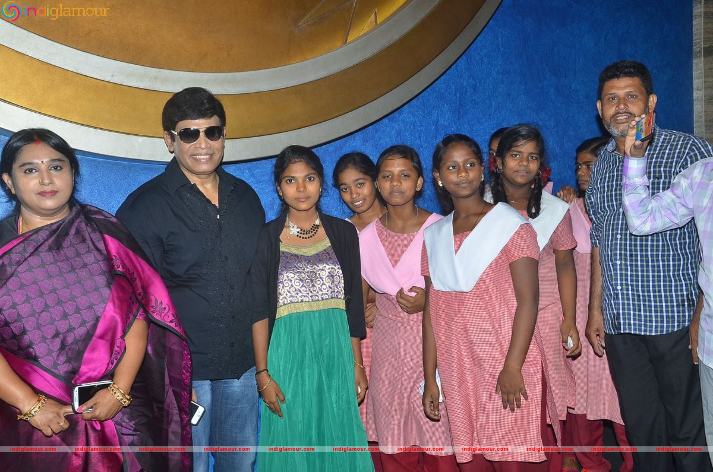 Anandaraj Arranges Dhilluku Dhuddu Special Show for Children Event hd photo