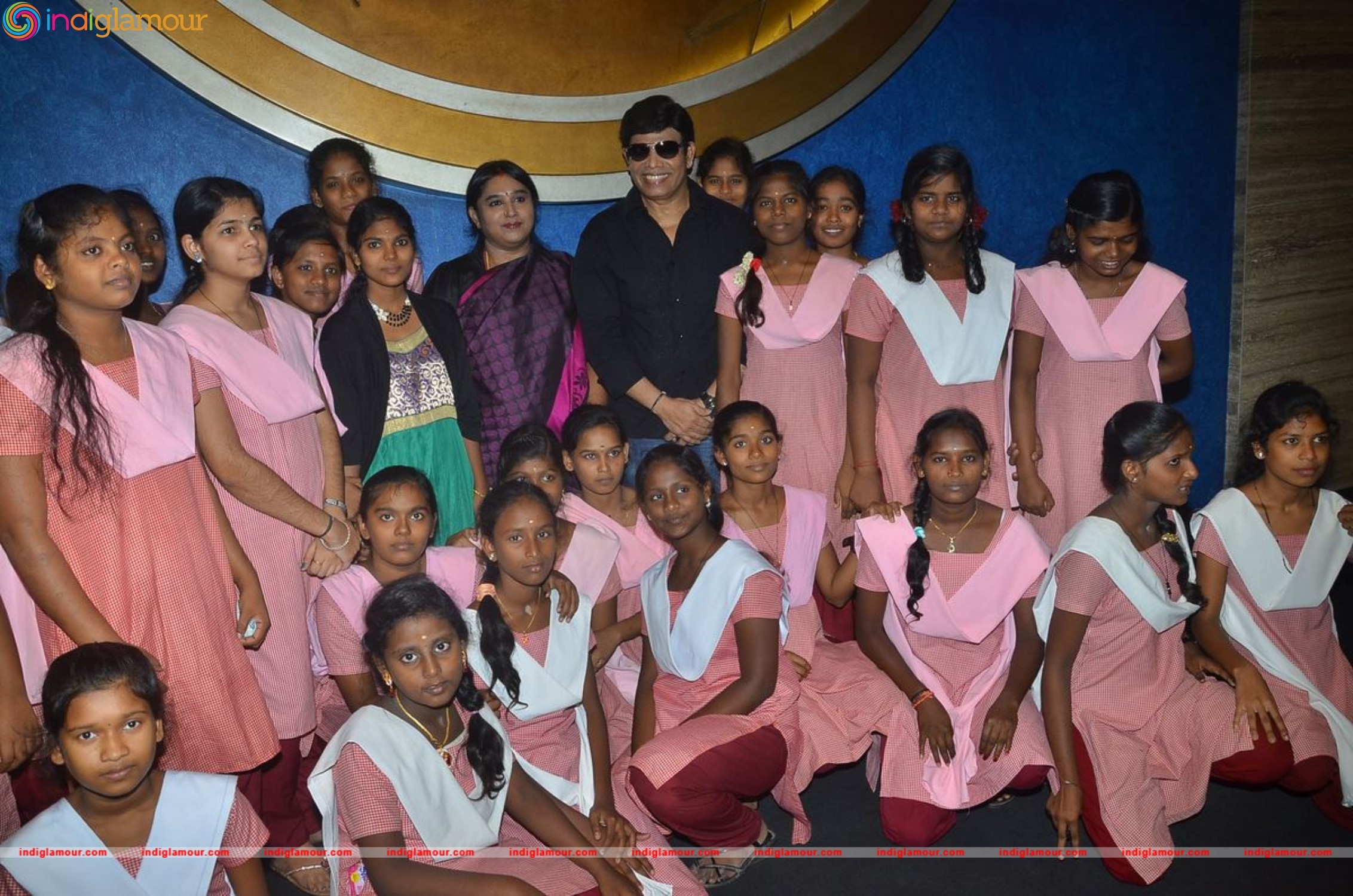 Anandaraj Arranges Dhilluku Dhuddu Special Show for Children Event hd photo