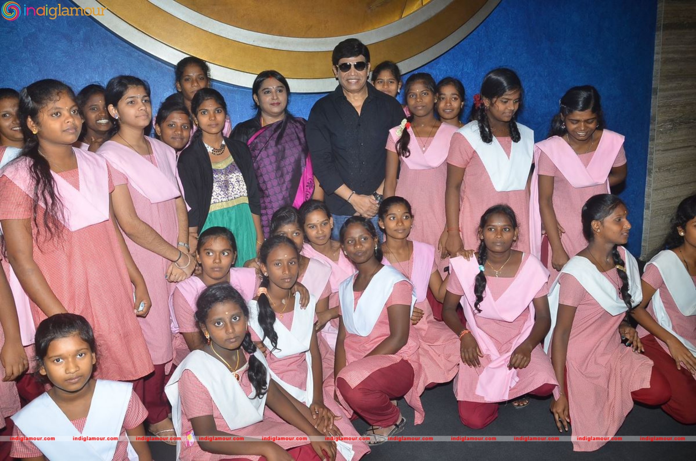 Anandaraj Arranges Dhilluku Dhuddu Special Show for Children Event hd photo