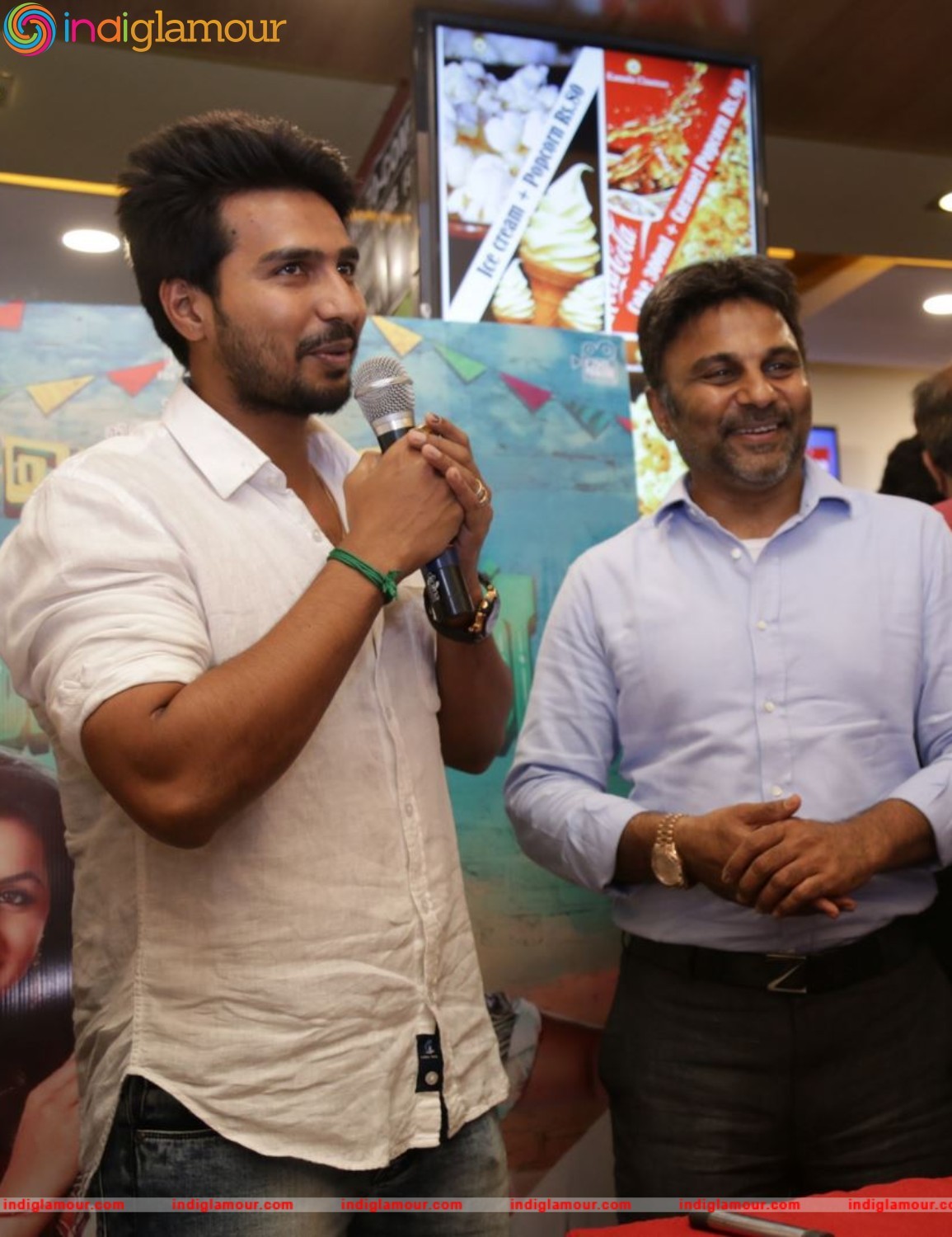 Kamala Cinemas Felicitating Velaina Vanthuta Vellaikaran Team Event hd photo