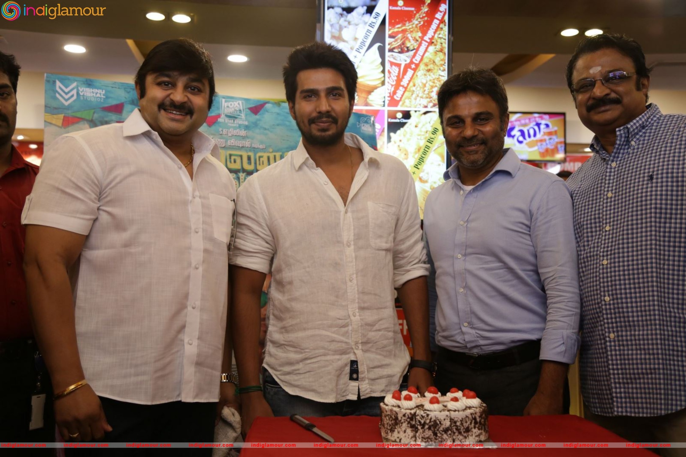 Kamala Cinemas Felicitating Velaina Vanthuta Vellaikaran Team Event hd photo