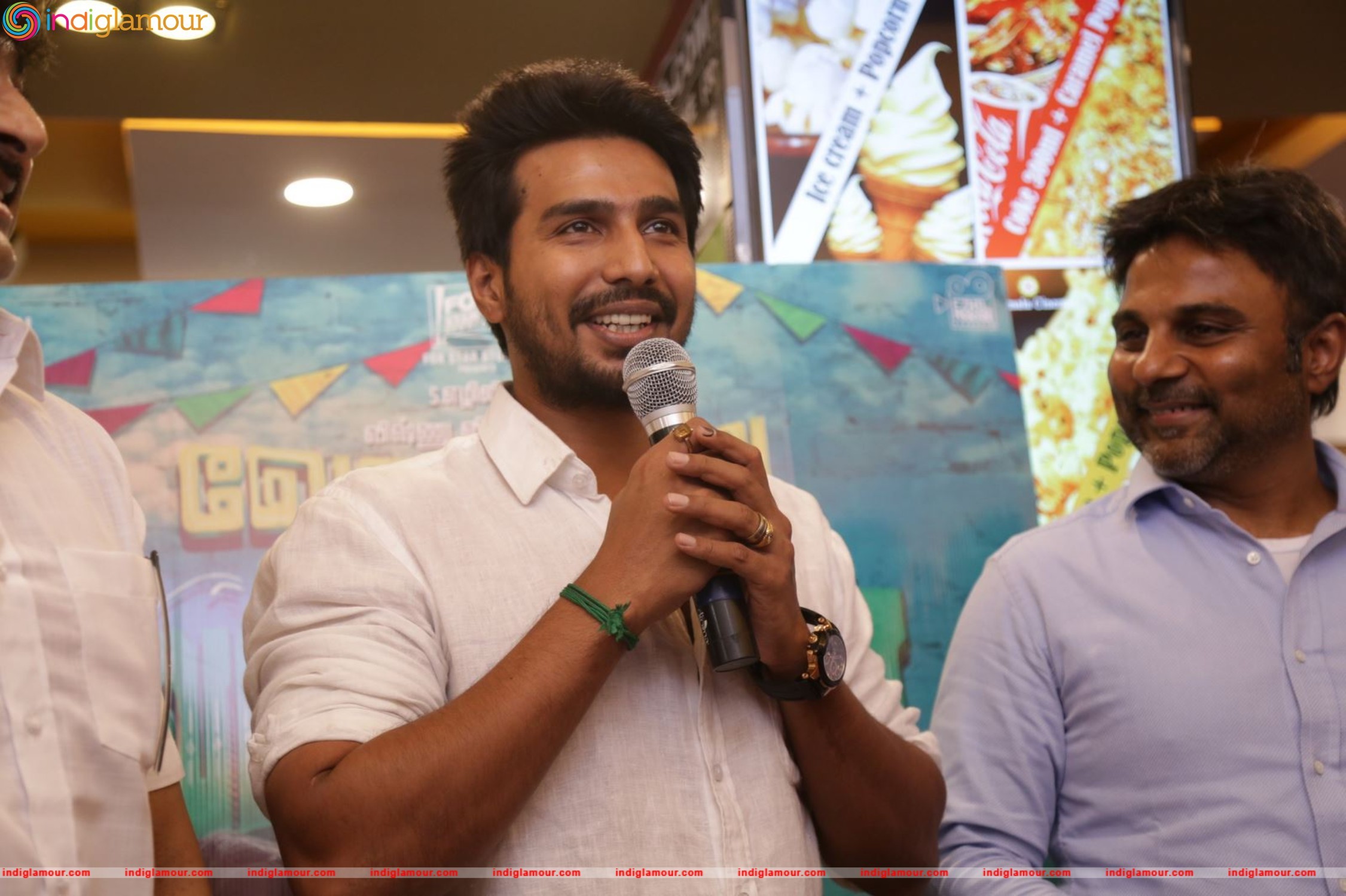 Kamala Cinemas Felicitating Velaina Vanthuta Vellaikaran Team Event hd photo