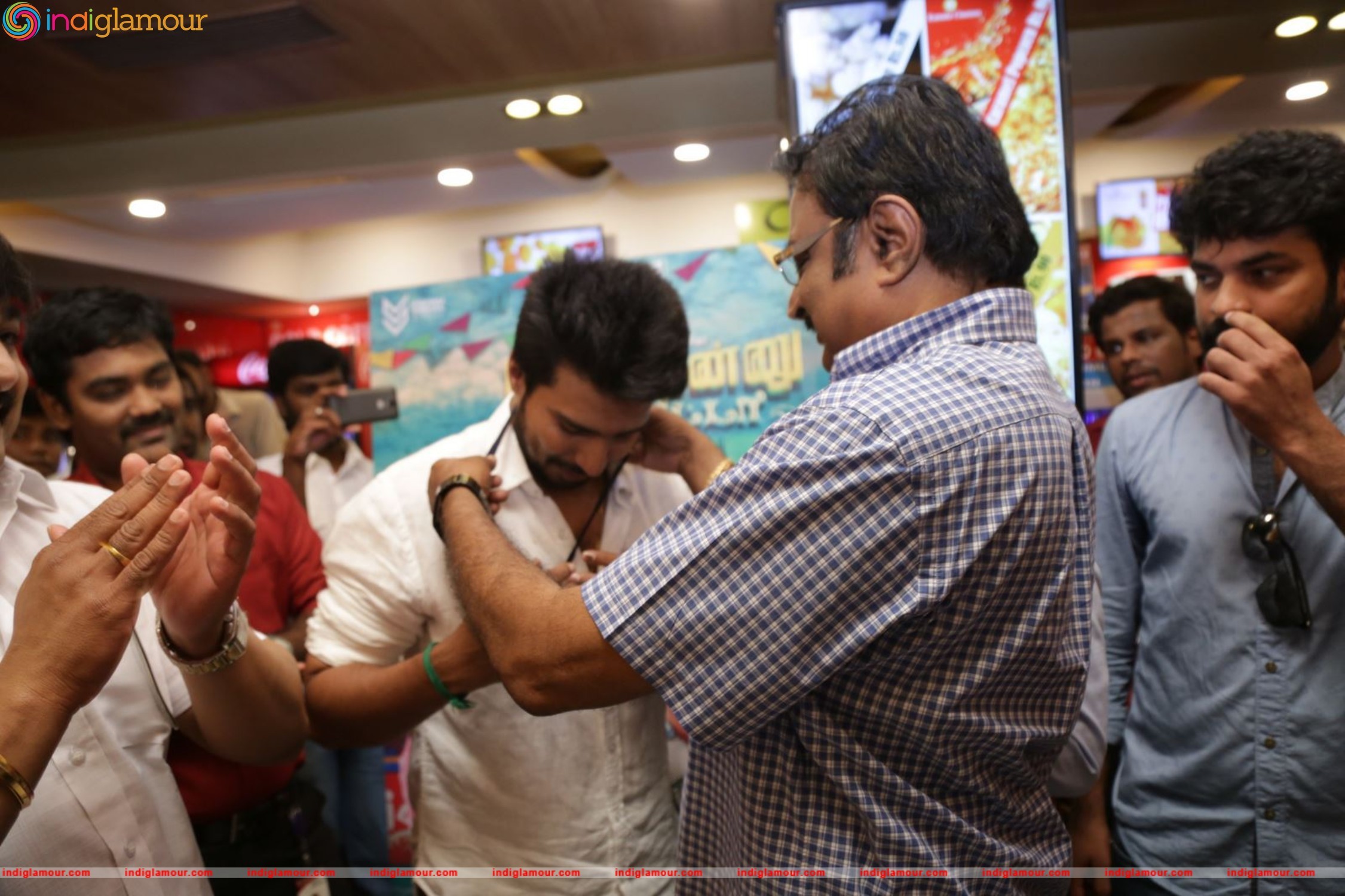 Kamala Cinemas Felicitating Velaina Vanthuta Vellaikaran Team Event hd photo
