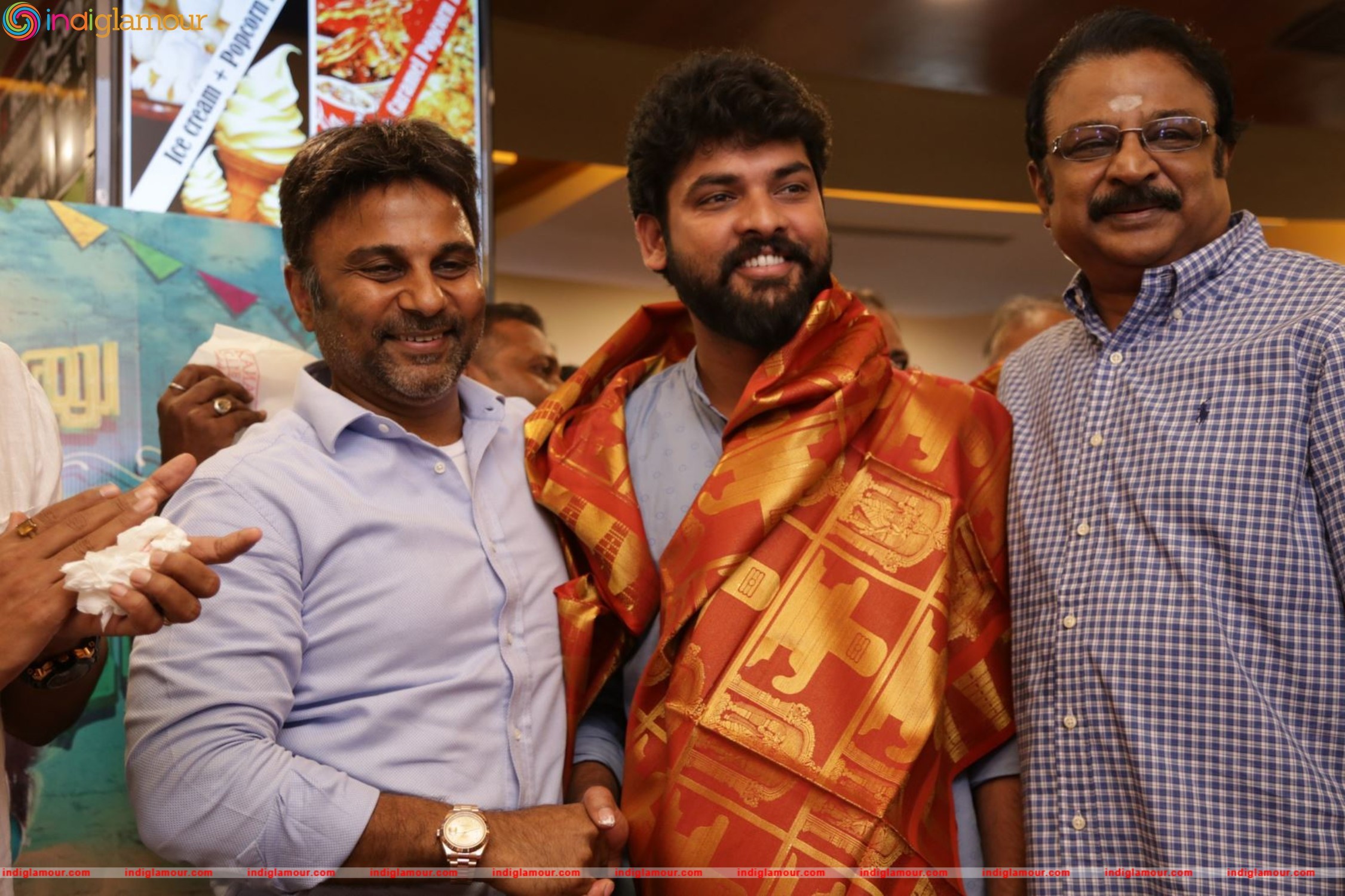 Kamala Cinemas Felicitating Velaina Vanthuta Vellaikaran Team Event hd photo