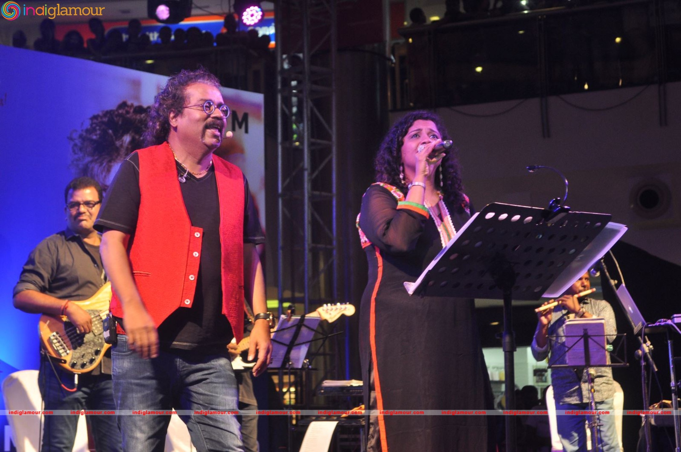 Hariharans Live In Concert at The Forum Vijaya Mall Event hd photo