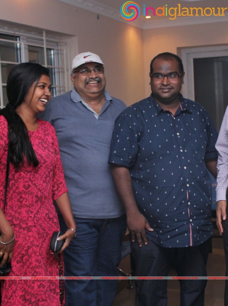 Director Sasi Balaji Sakthivel Cheran And Dhananjayan Watching Oru Naal Koothu Event hd photo