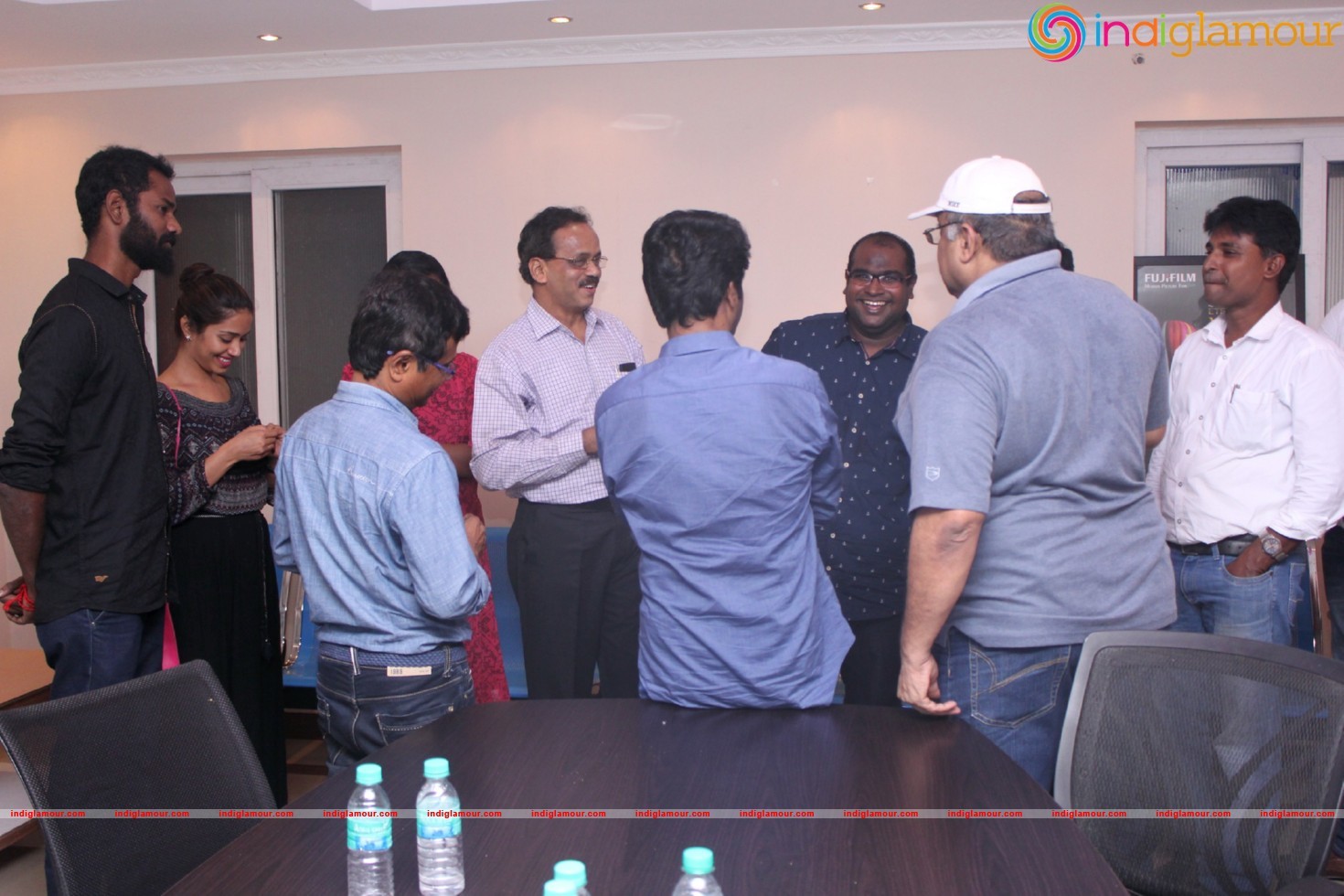 Director Sasi Balaji Sakthivel Cheran And Dhananjayan Watching Oru Naal Koothu Event hd photo