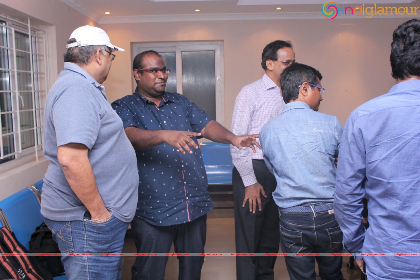 Director Sasi Balaji Sakthivel Cheran And Dhananjayan Watching Oru Naal Koothu Event hd photo