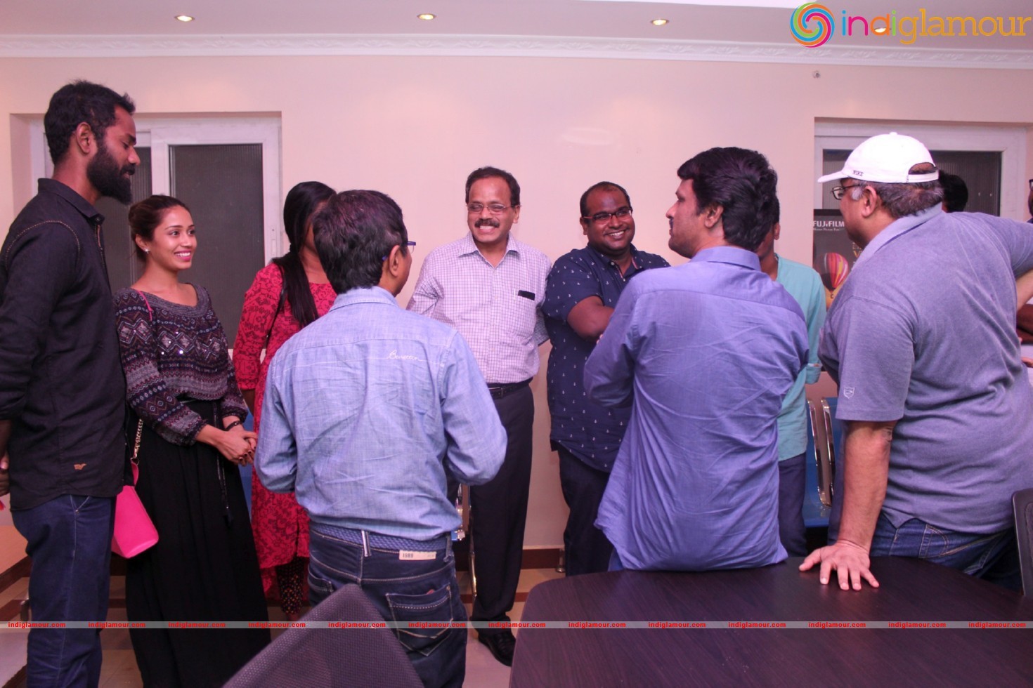 Director Sasi Balaji Sakthivel Cheran And Dhananjayan Watching Oru Naal Koothu Event hd photo