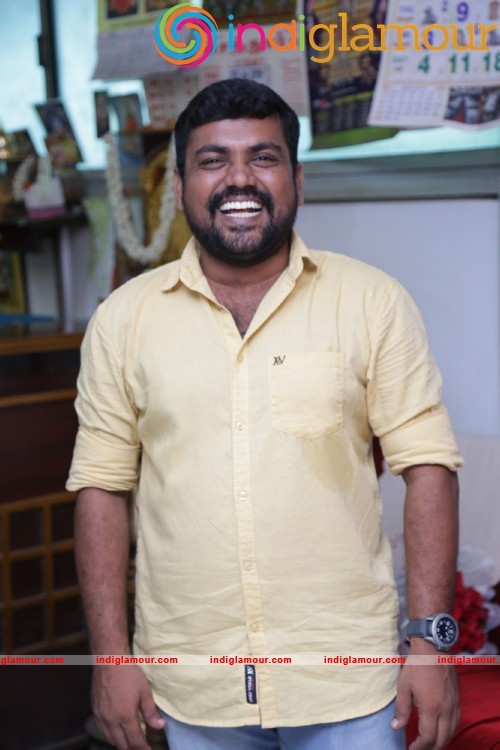 Enakku Vaaitha Adimaigal Pooja Stills Event hd photo