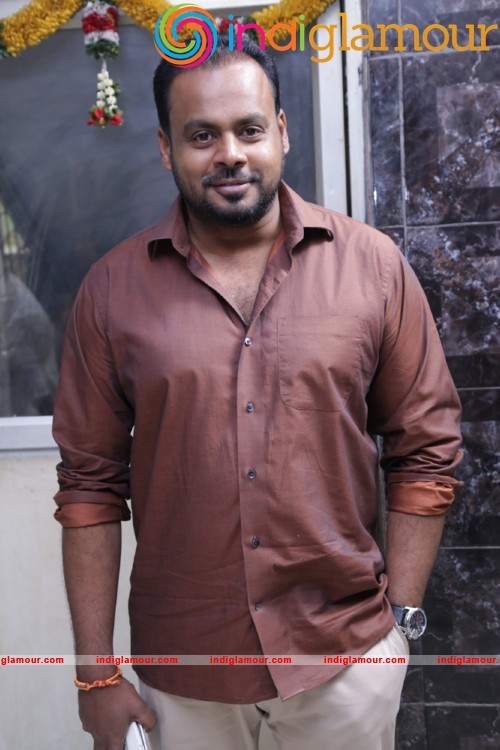 Enakku Vaaitha Adimaigal Pooja Stills Event hd photo
