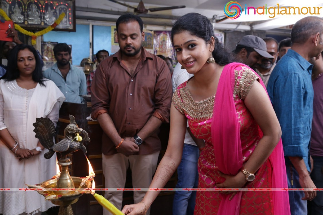 Enakku Vaaitha Adimaigal Pooja Stills Event hd photo