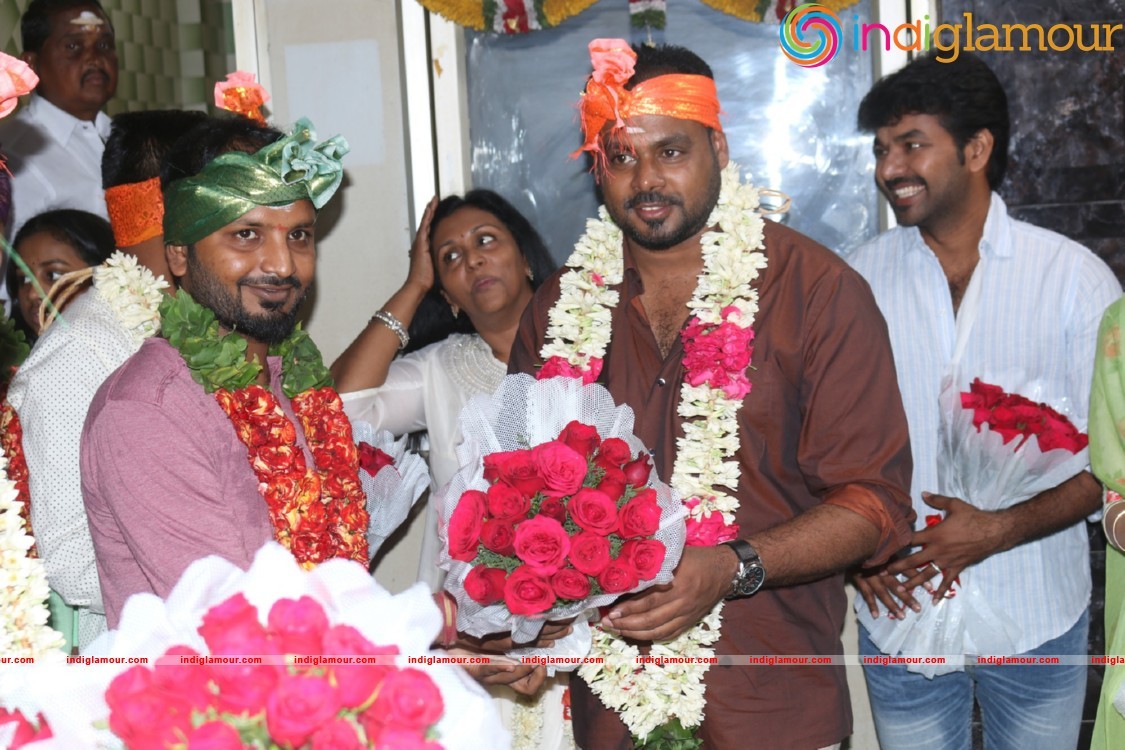 Enakku Vaaitha Adimaigal Pooja Stills Event hd photo