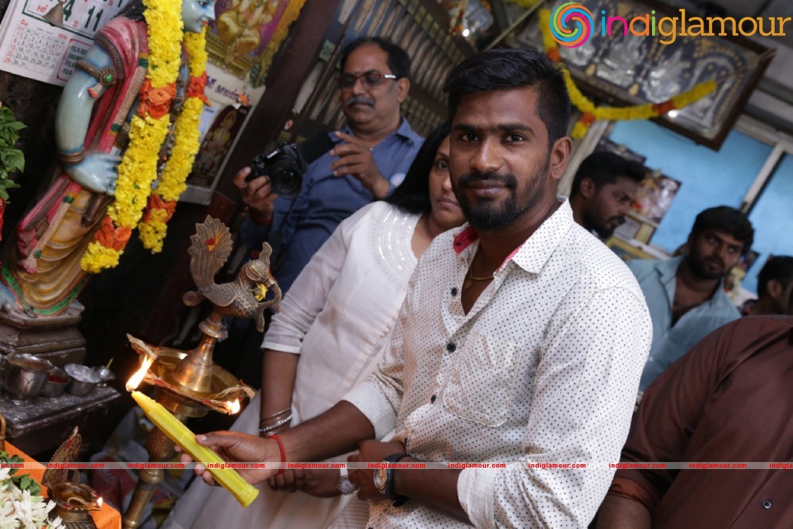 Enakku Vaaitha Adimaigal Pooja Stills Event hd photo