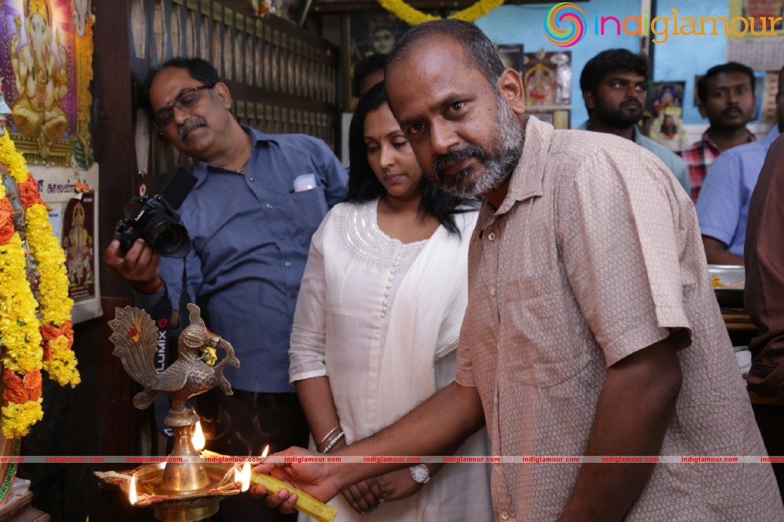 Enakku Vaaitha Adimaigal Pooja Stills Event hd photo