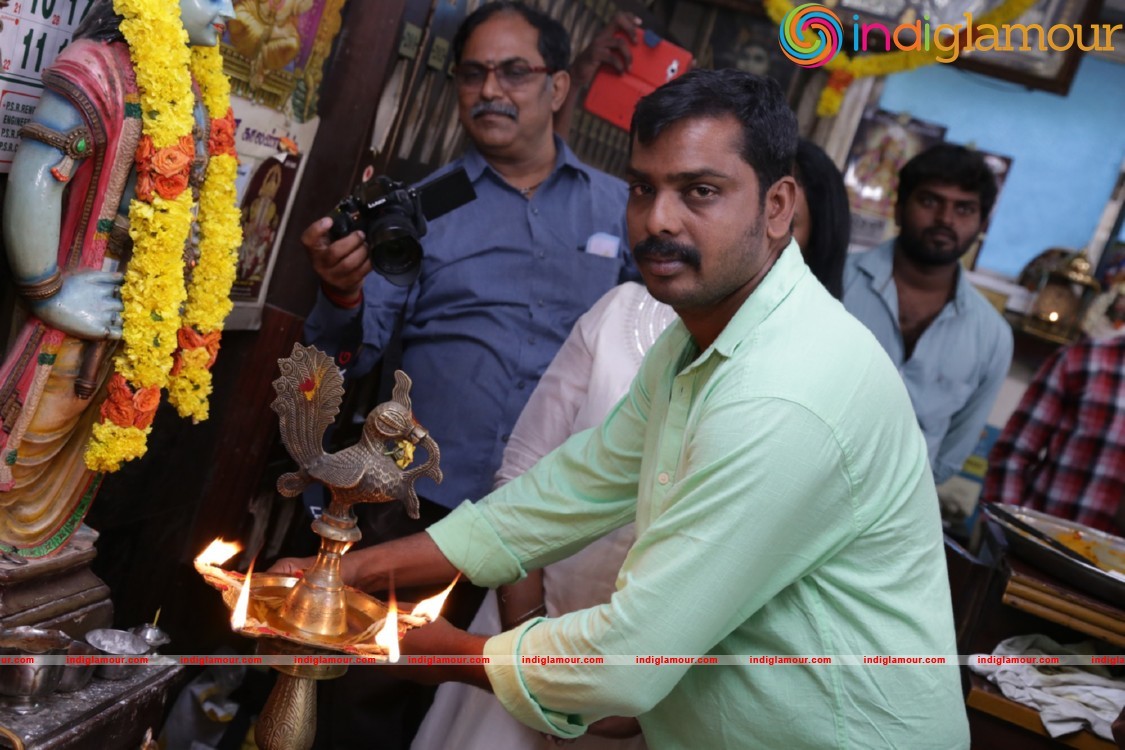 Enakku Vaaitha Adimaigal Pooja Stills Event hd photo