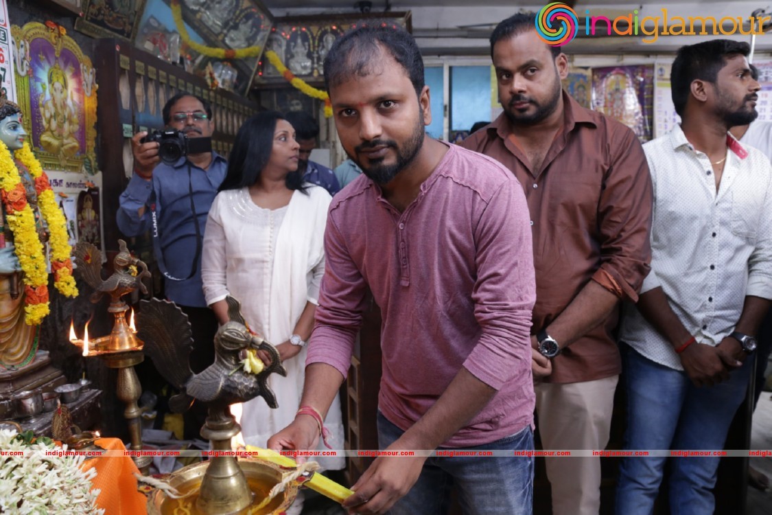 Enakku Vaaitha Adimaigal Pooja Stills Event hd photo