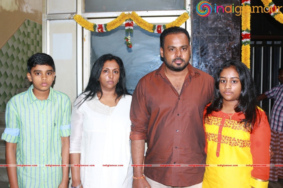 Enakku Vaaitha Adimaigal Pooja Stills Event hd photo