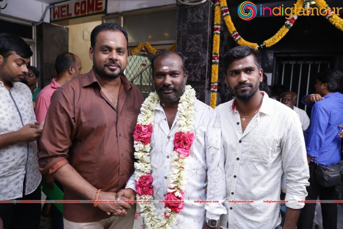 Enakku Vaaitha Adimaigal Pooja Stills Event hd photo