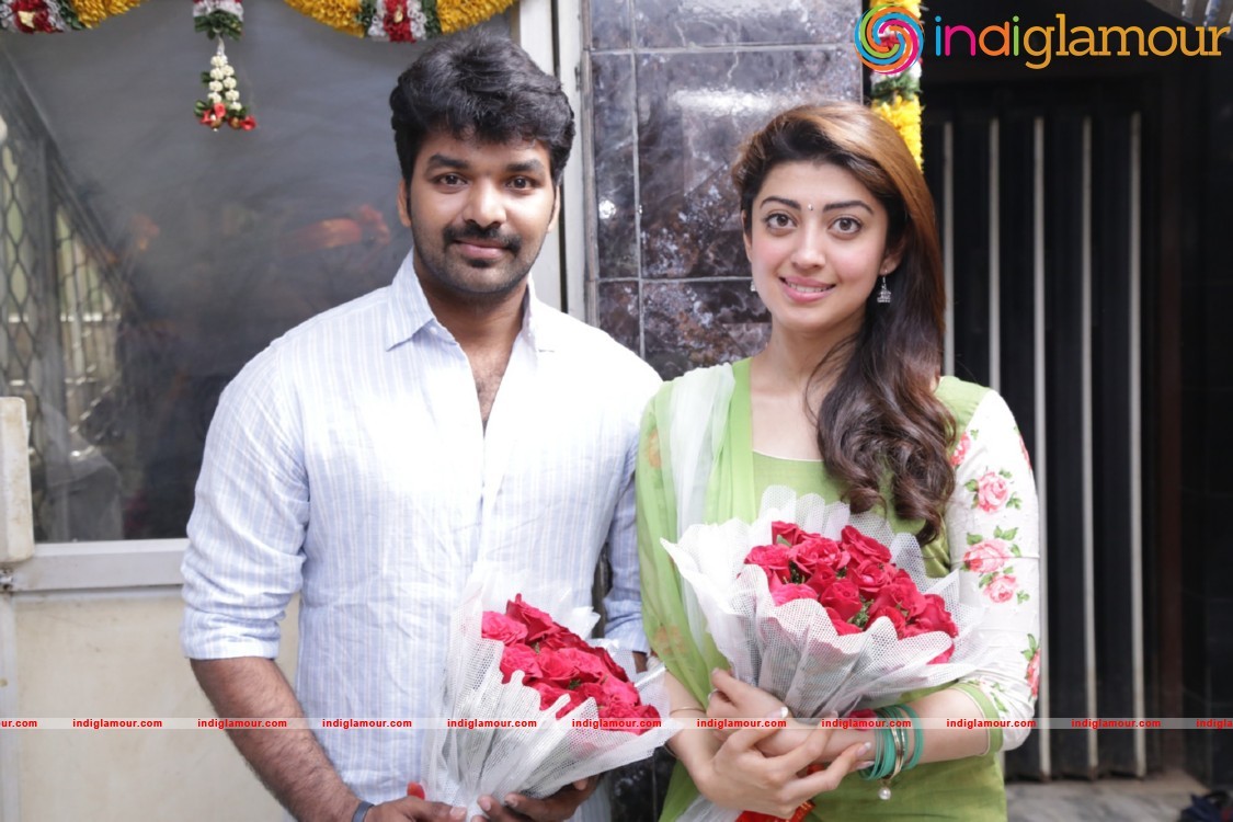 Enakku Vaaitha Adimaigal Pooja Stills Event hd photo