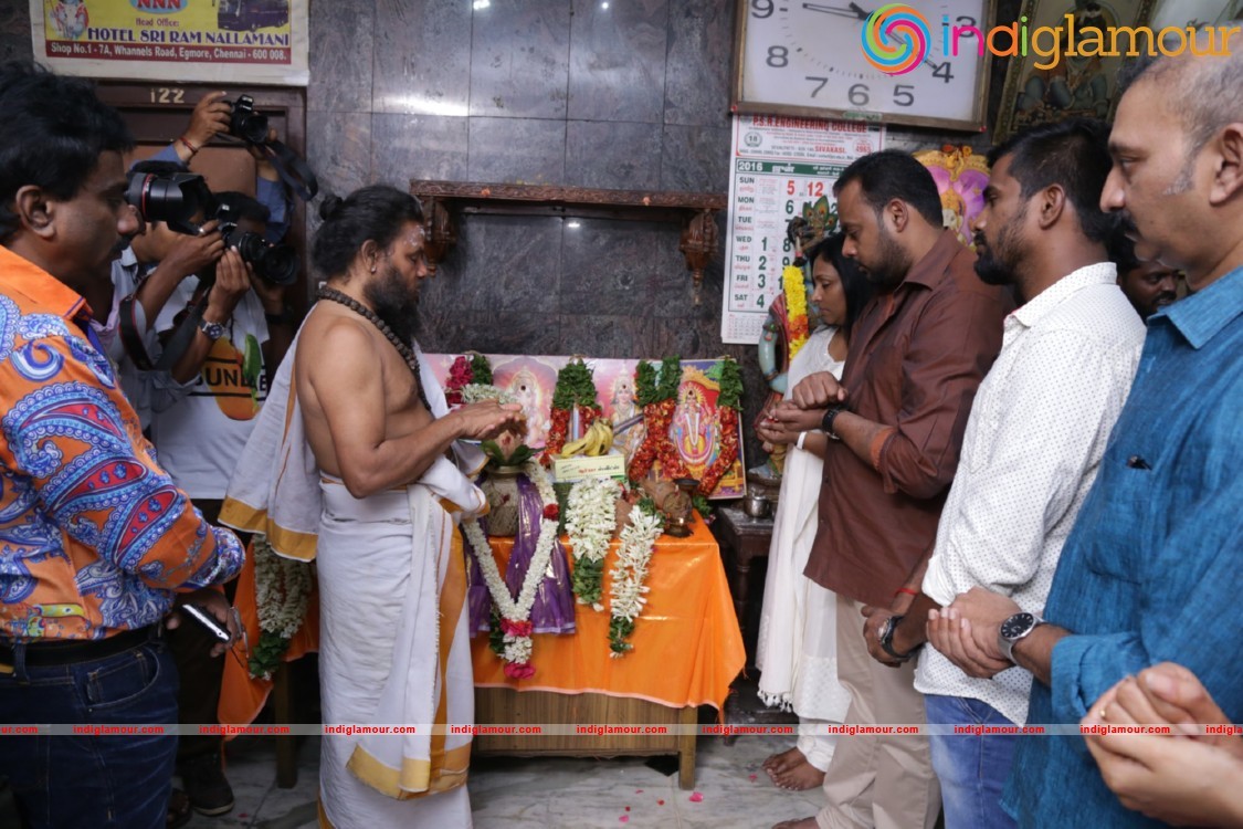 Enakku Vaaitha Adimaigal Pooja Stills Event hd photo