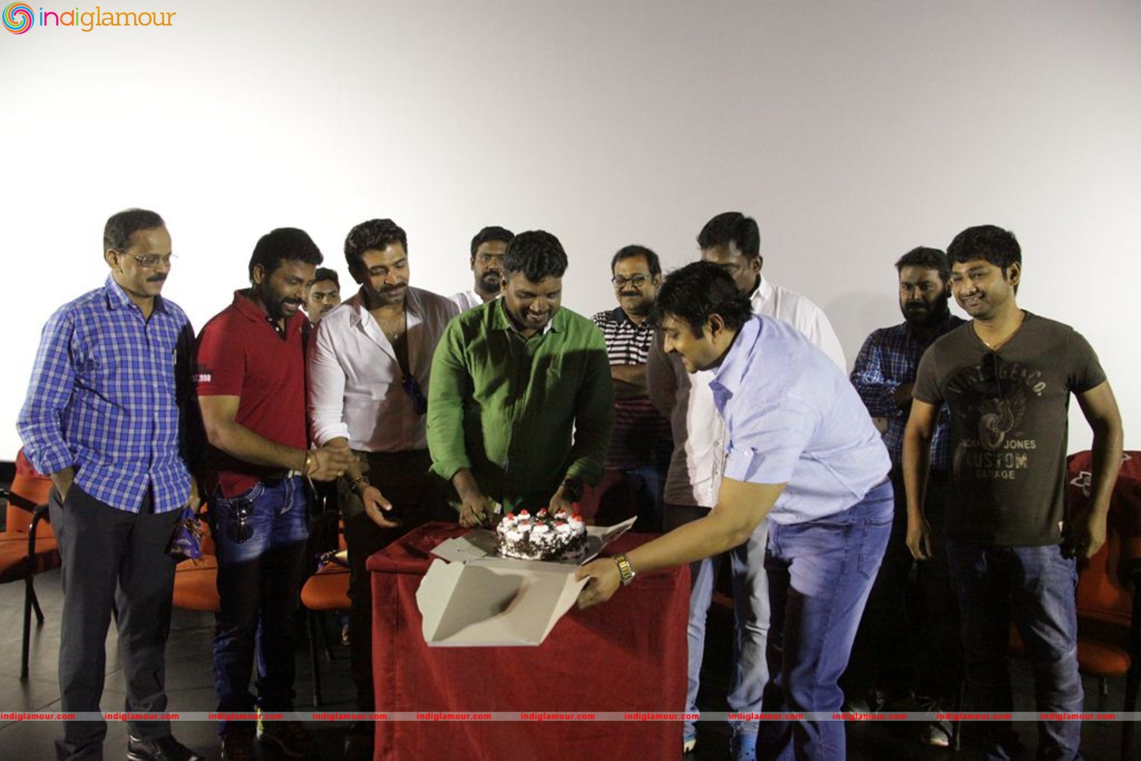 Aarathu Sinam Theatre Celebration Photo Gallery Event hd photo