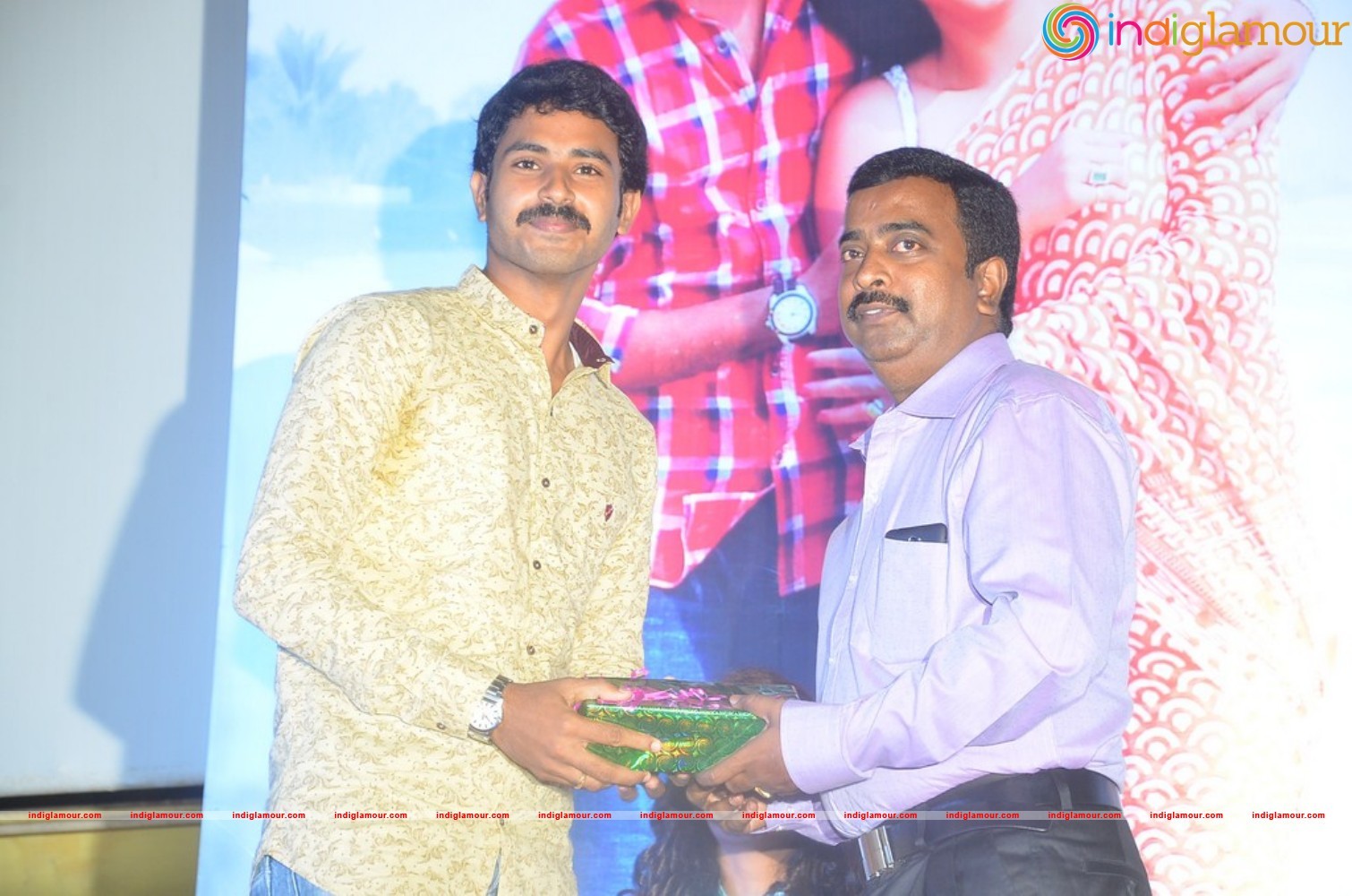 Nee Enna Maayam Seithai Audio Launch Event hd photo